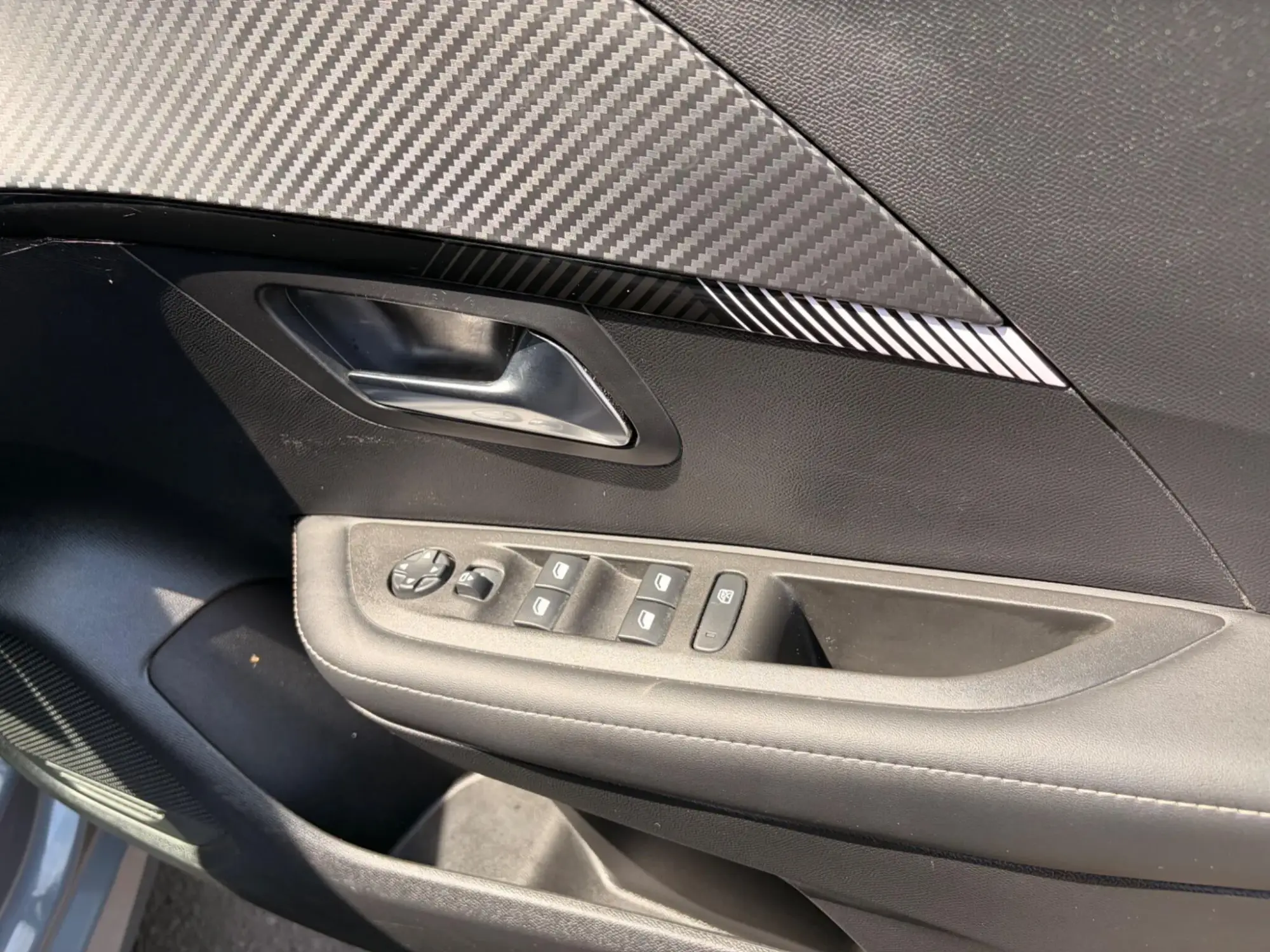 Peugeot 208 Image 20