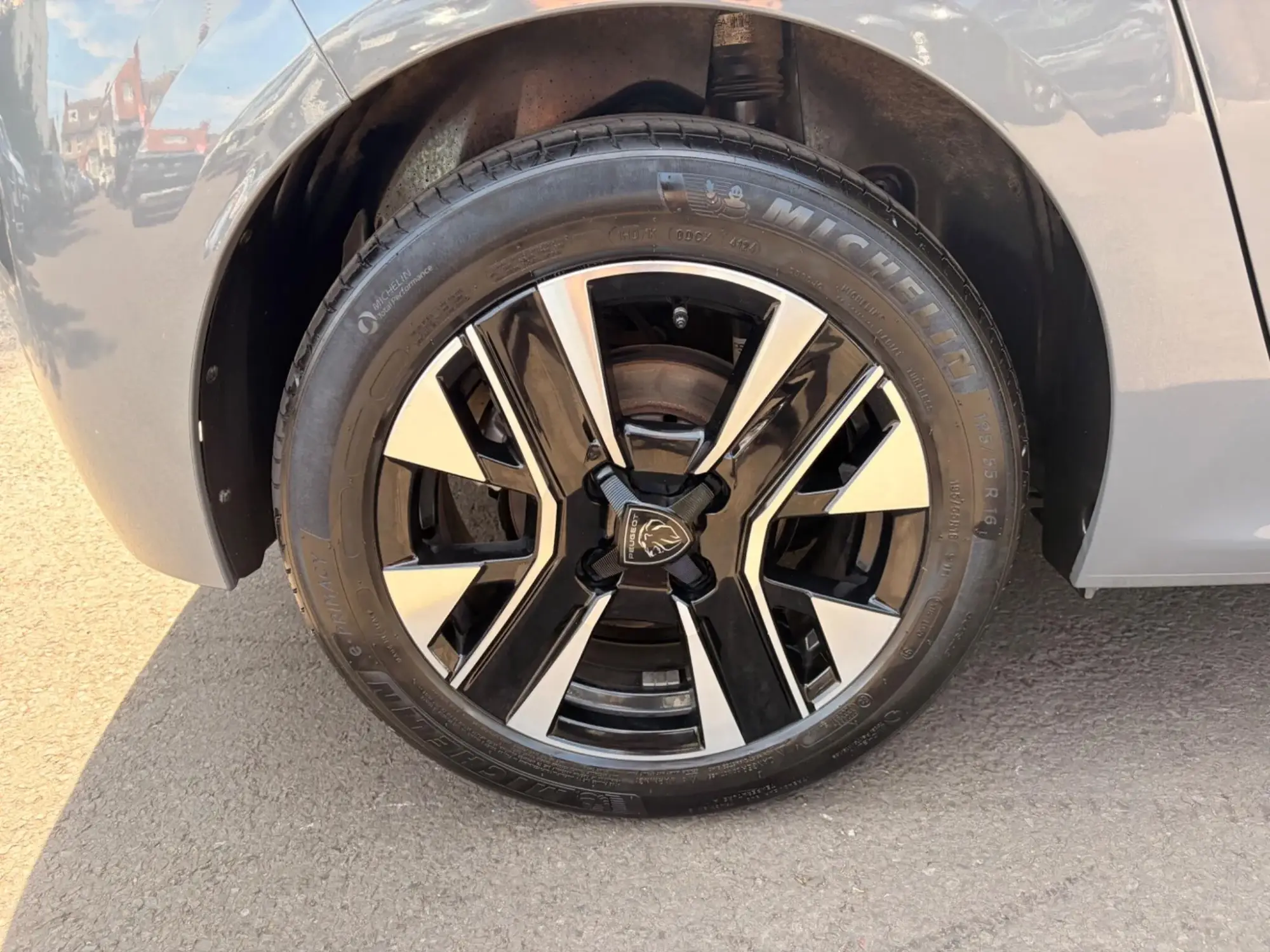 Peugeot 208 Image 21