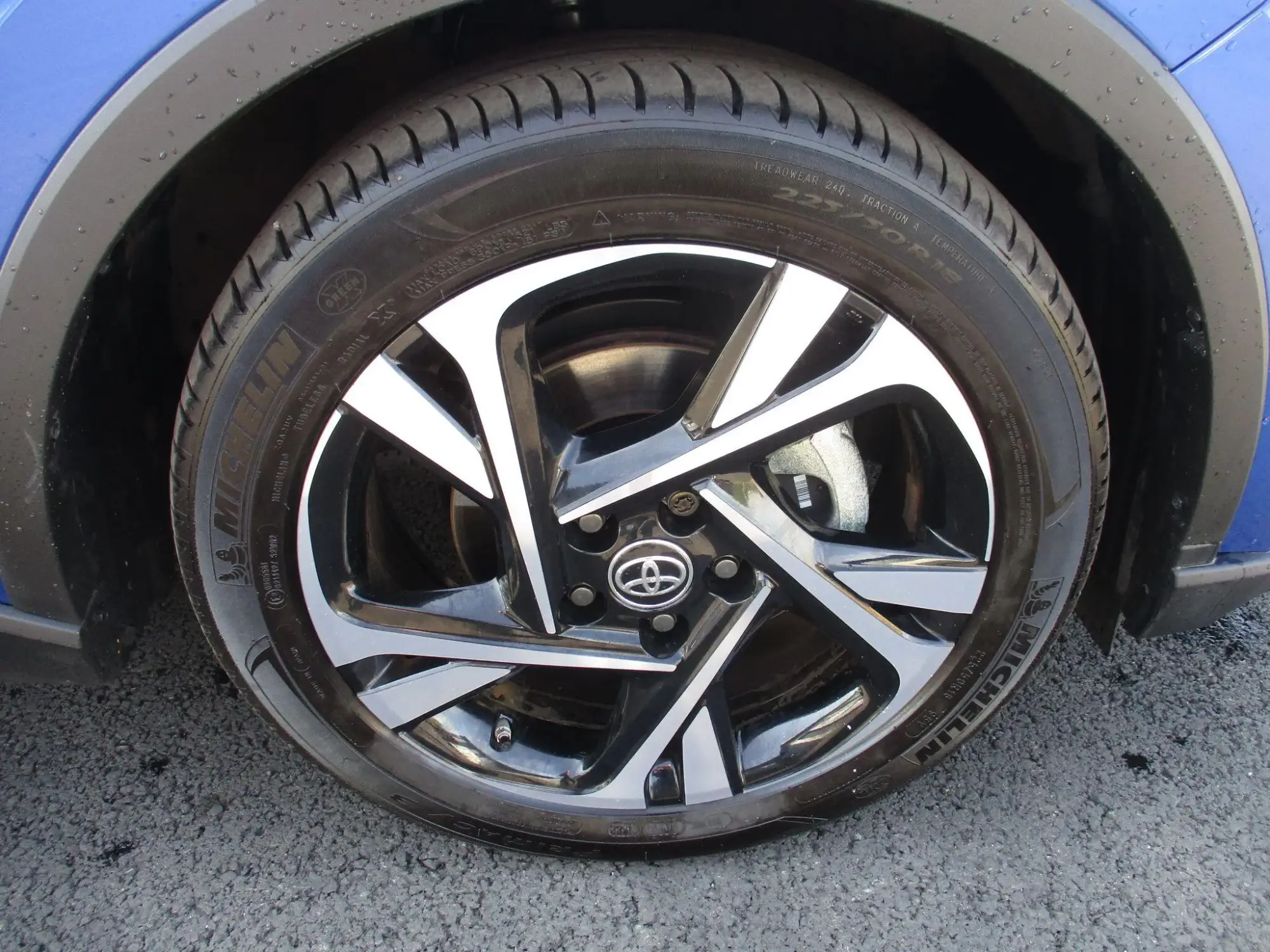 Toyota C-HR Self-Charging Hybrid Image 9 Toyota C-HR Self-Charging Hybrid Image 9