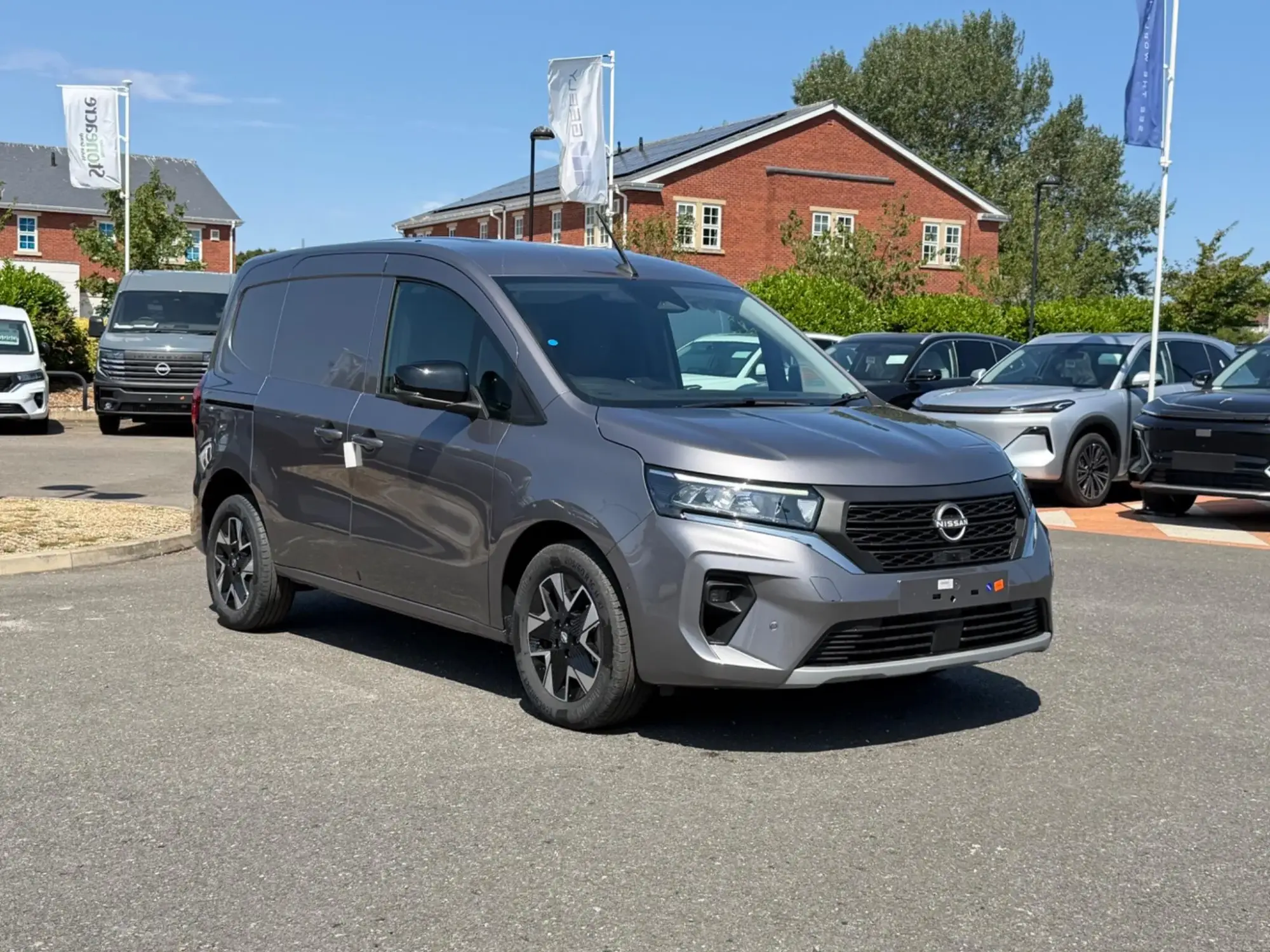 Nissan Townstar 1.3 TCe Tekna Auto L1 Euro 6 (s/s) 6dr Image 1
