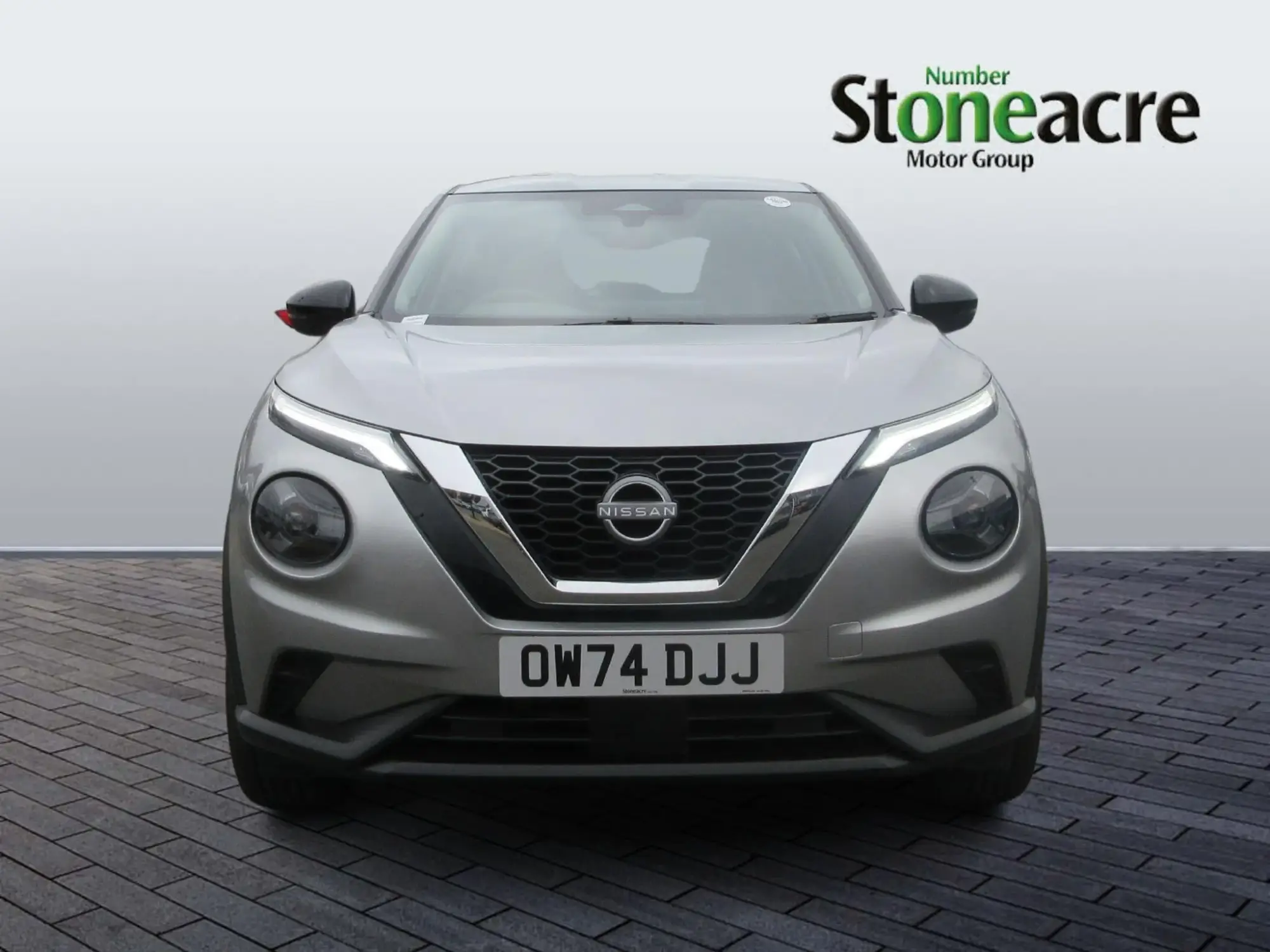 Nissan Juke 1.0 DIG-T Acenta Premium Euro 6 (s/s) 5dr OW74DJJ Image 2