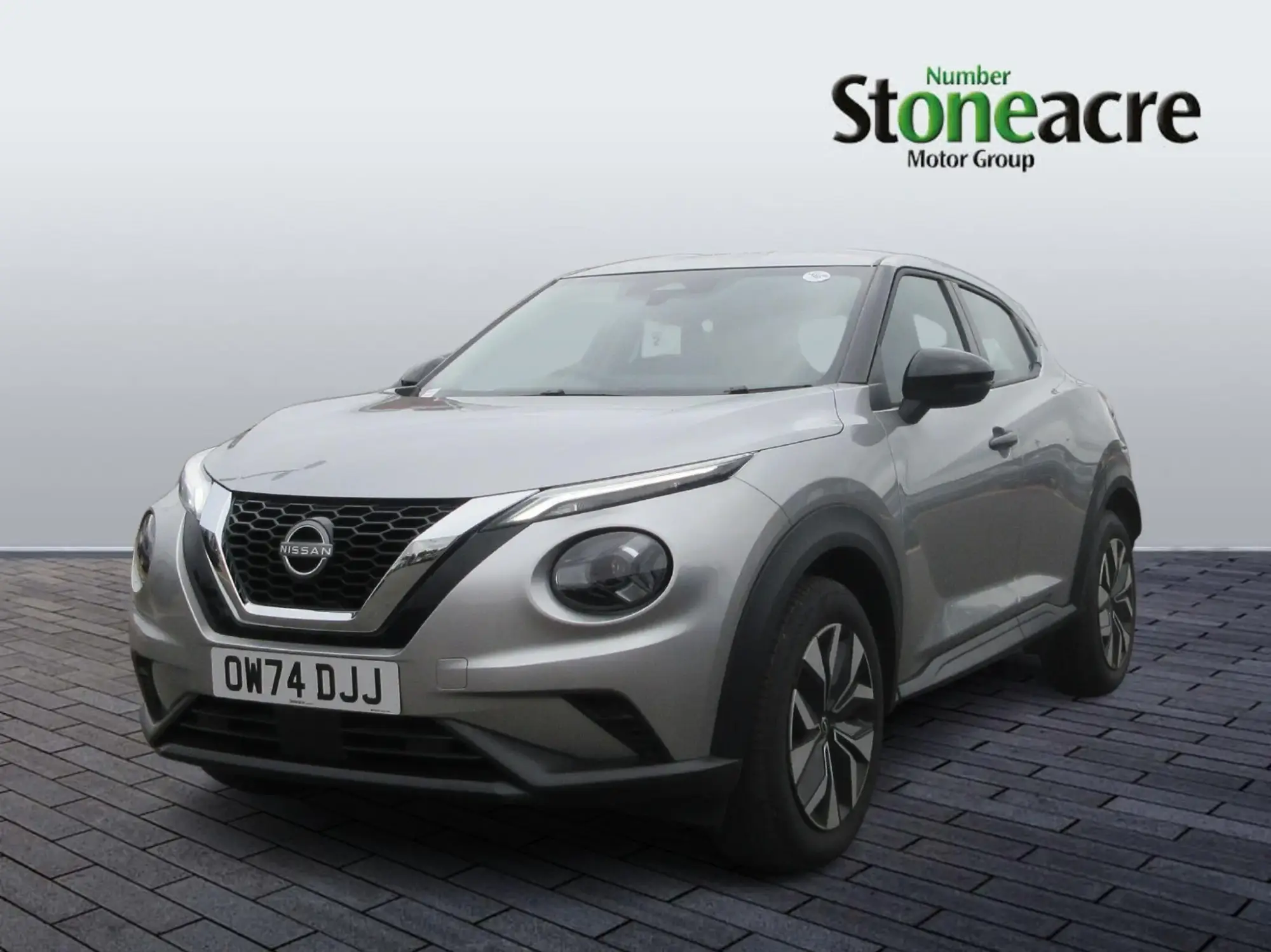 Nissan Juke 1.0 DIG-T Acenta Premium Euro 6 (s/s) 5dr OW74DJJ Image 3