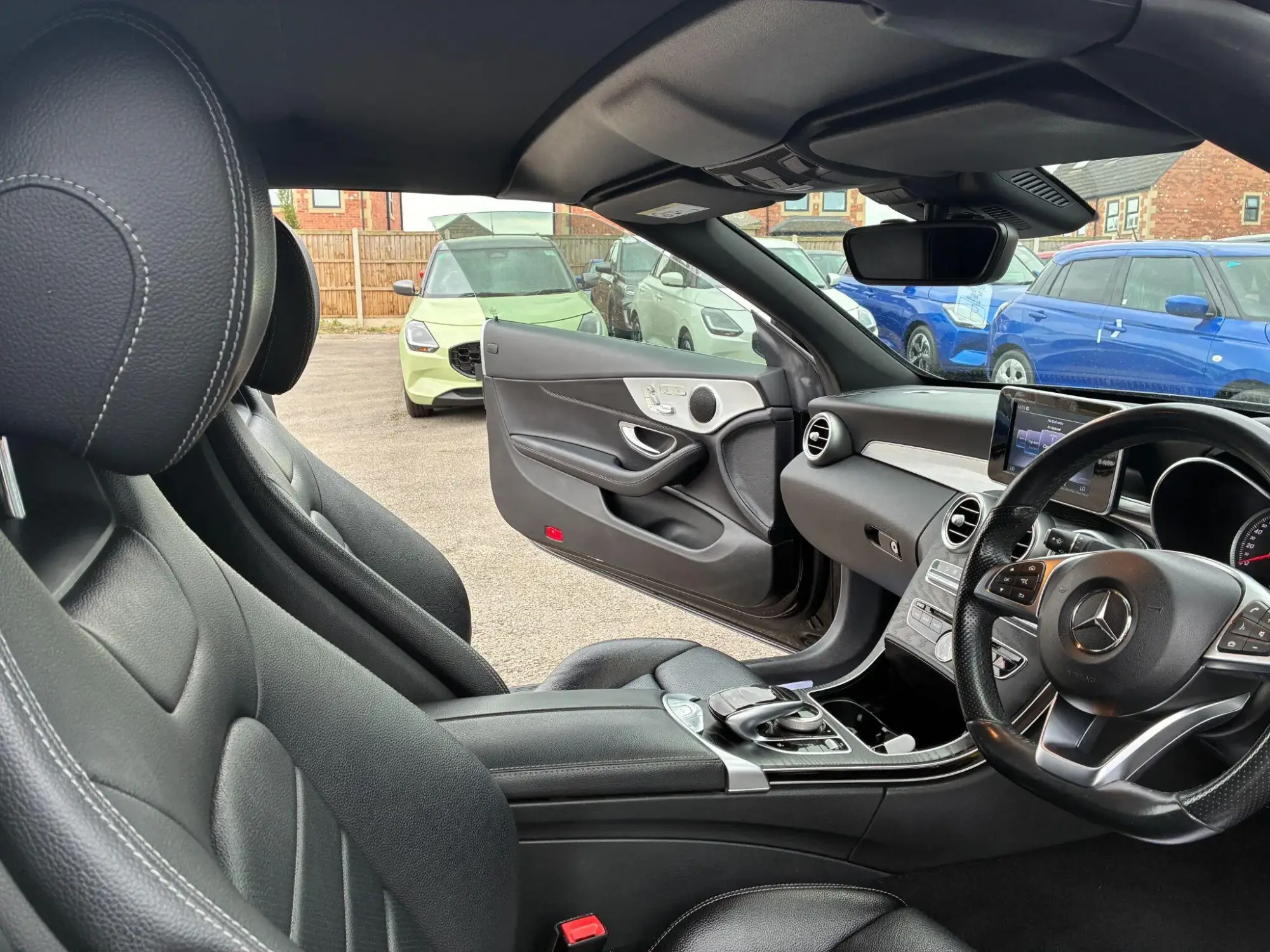 Mercedes-Benz C-Class Image 21