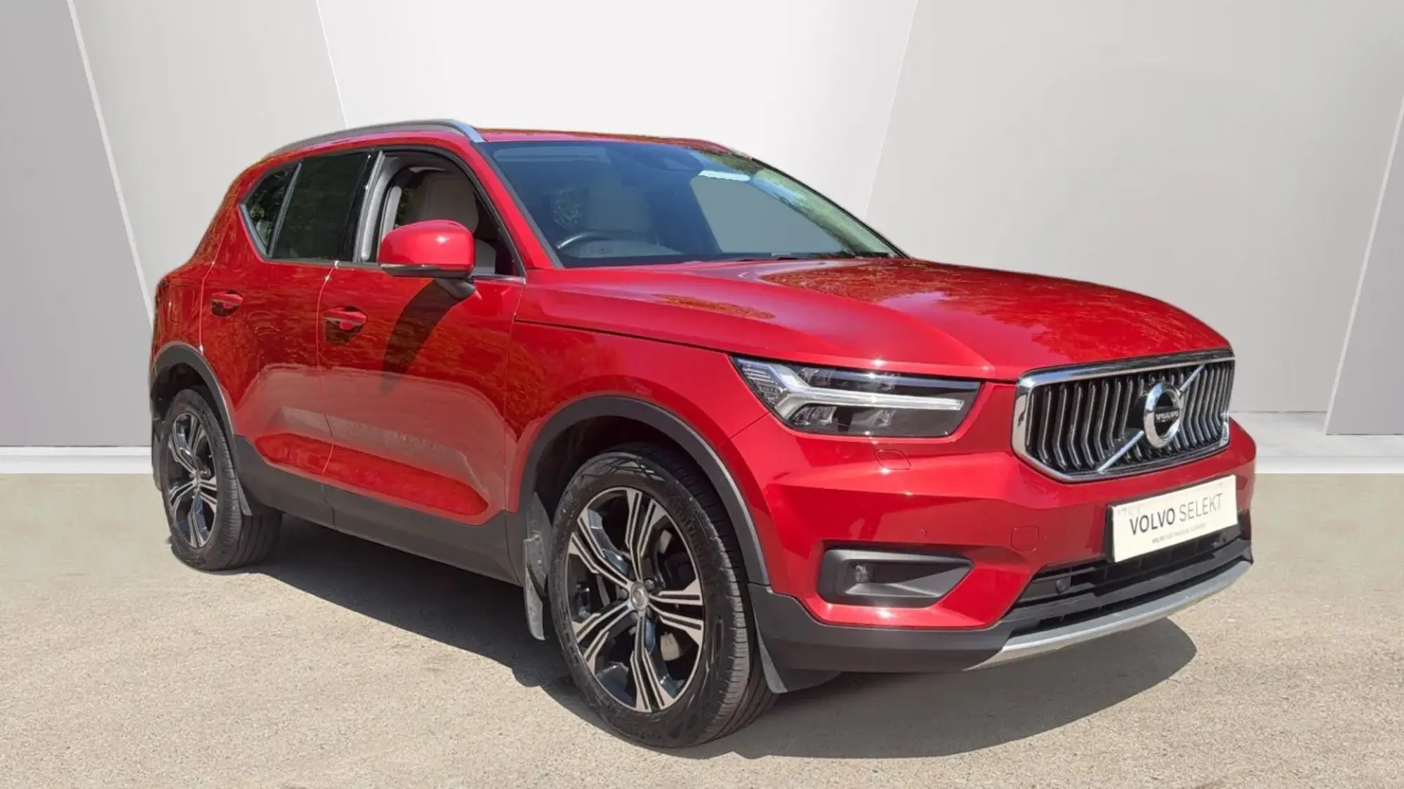Volvo XC40 2.0 B4 MHEV Inscription Pro Auto AWD Euro 6 (s/s) 5dr NK70GJJ Image 1