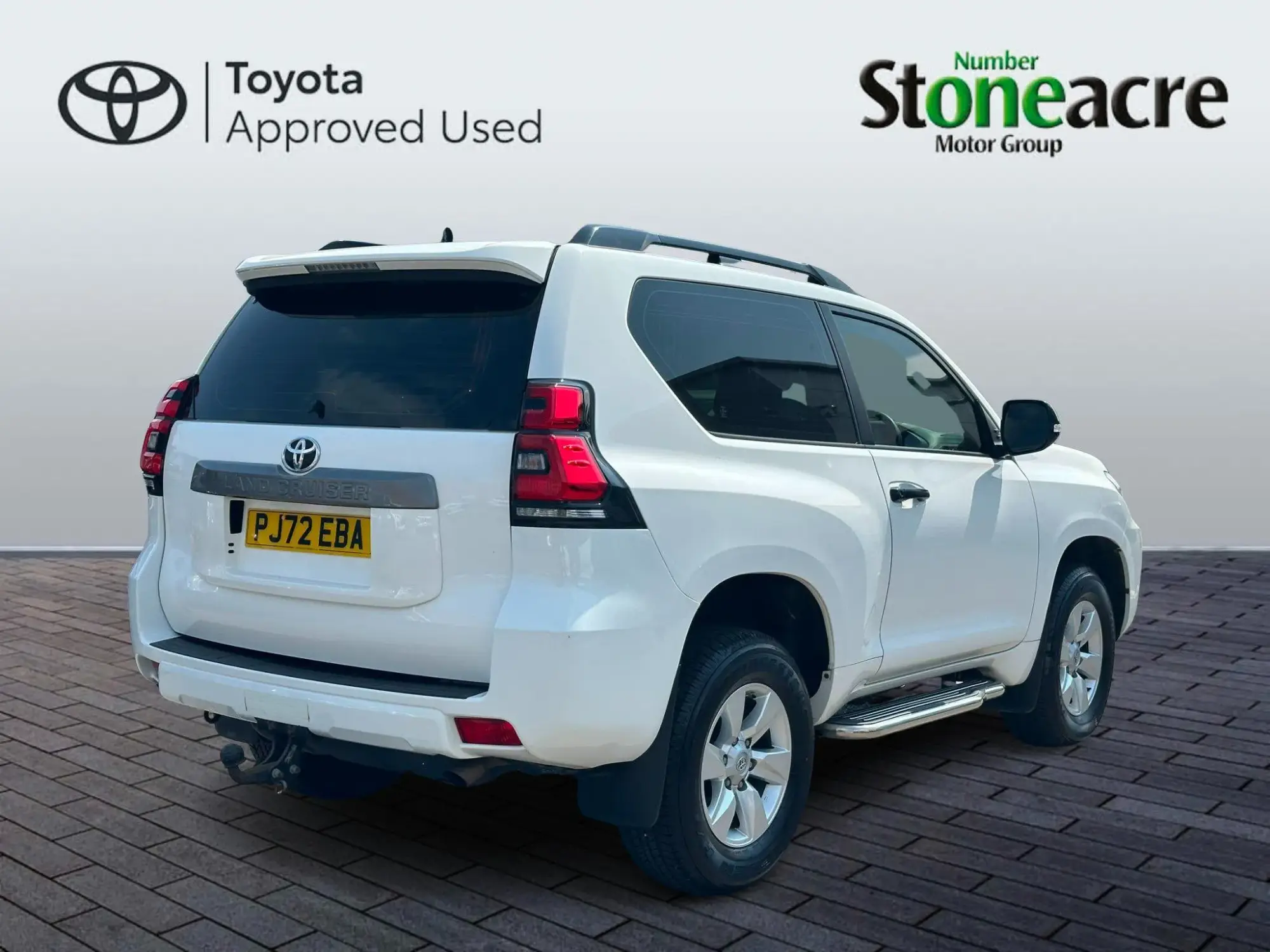 Toyota Land Cruiser 2.8D Utility 4WD SWB Euro 6 (s/s) 3dr PJ72EBA Image 2