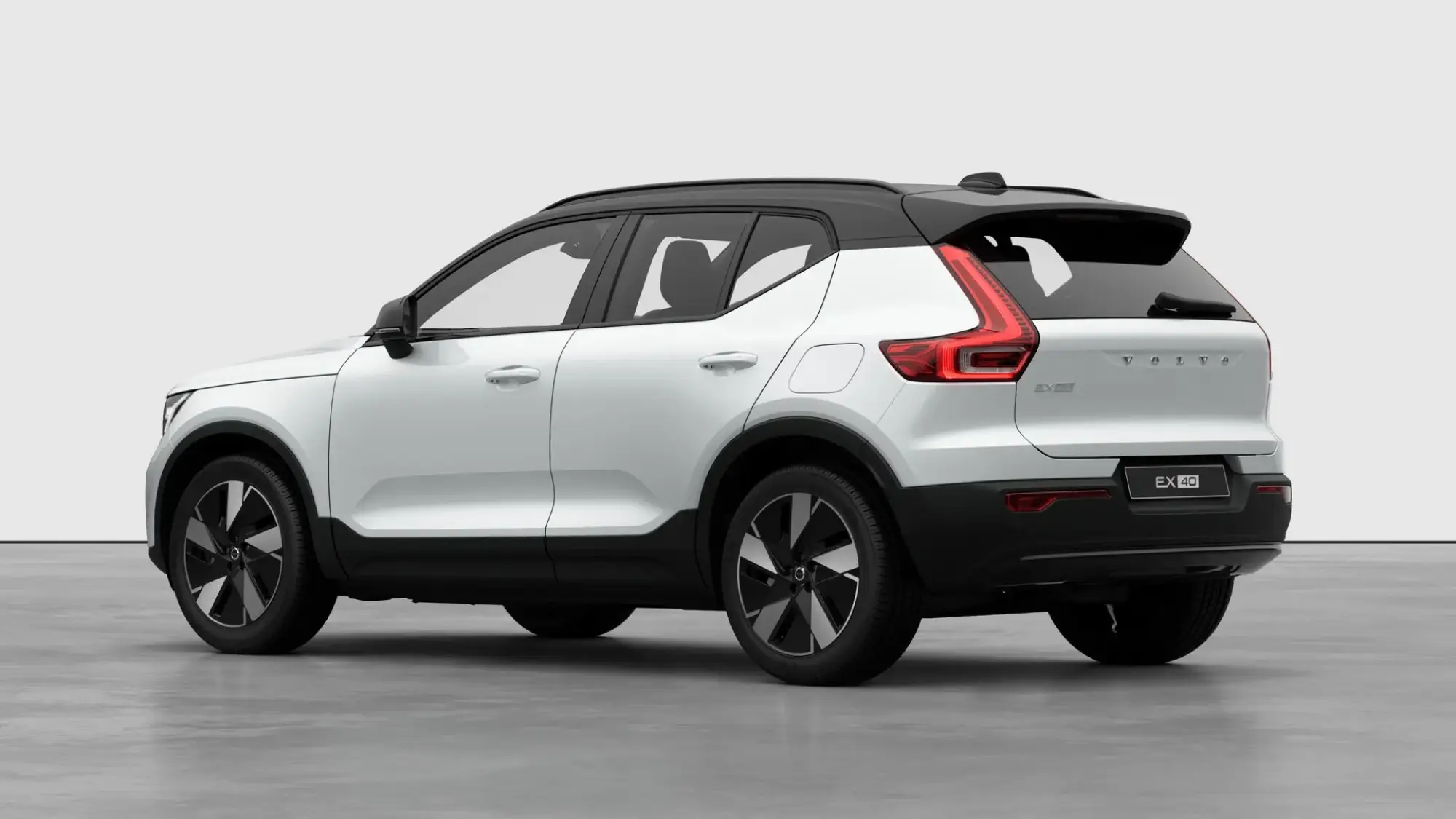 Volvo EX40 175kW Single Motor Plus 69kWh 5dr Auto Image 3