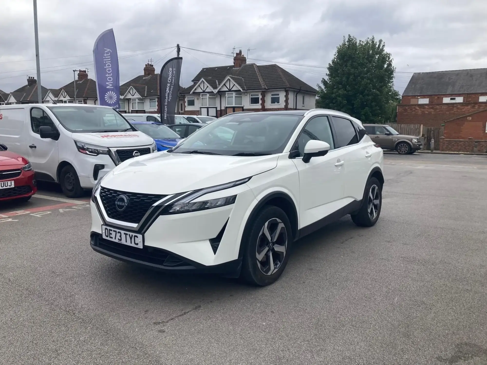Nissan Qashqai 1.3 DiG-T MH N-Connecta 5dr OE73TYC Image 3
