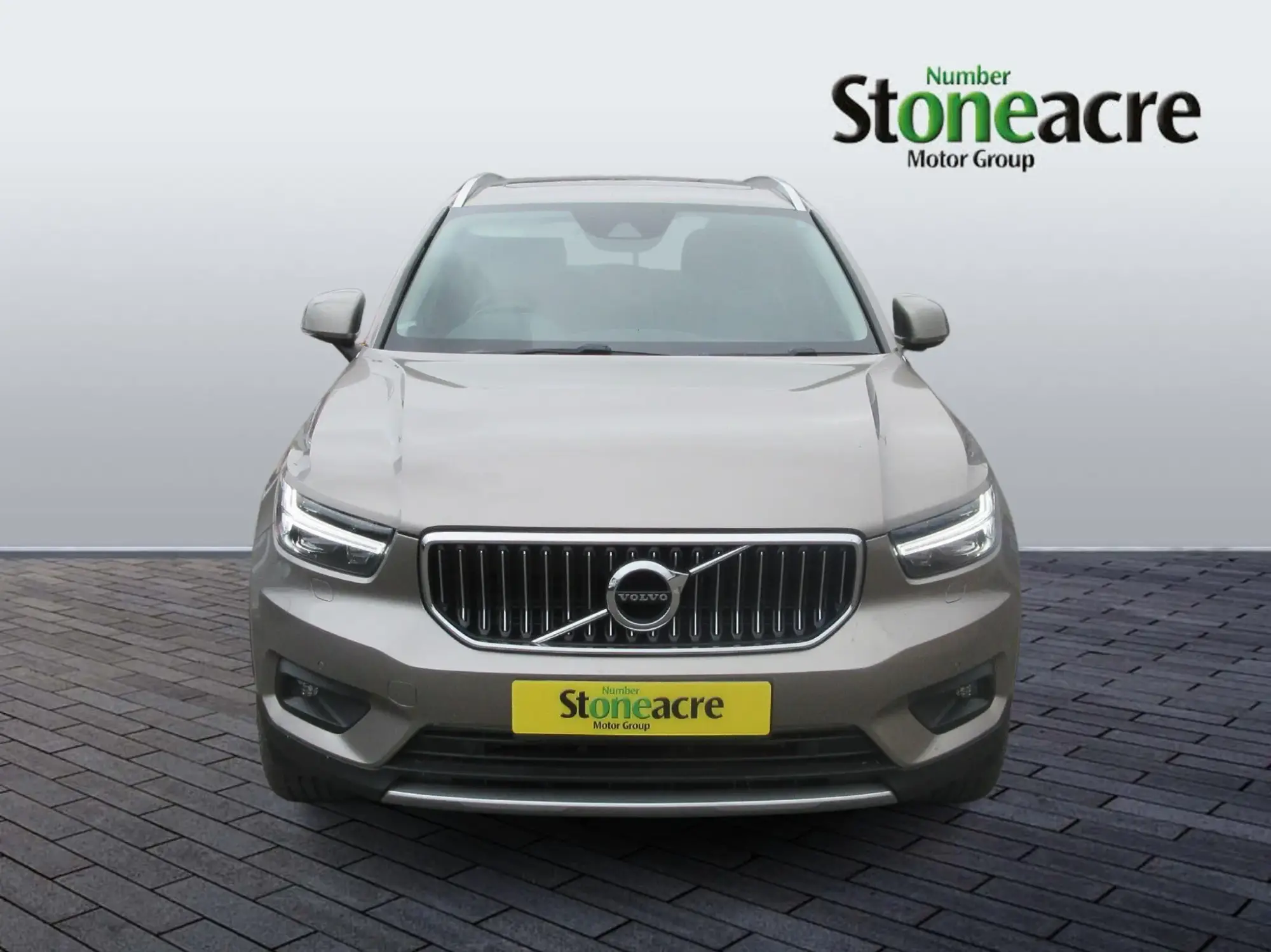 Volvo XC40 Recharge Image 2