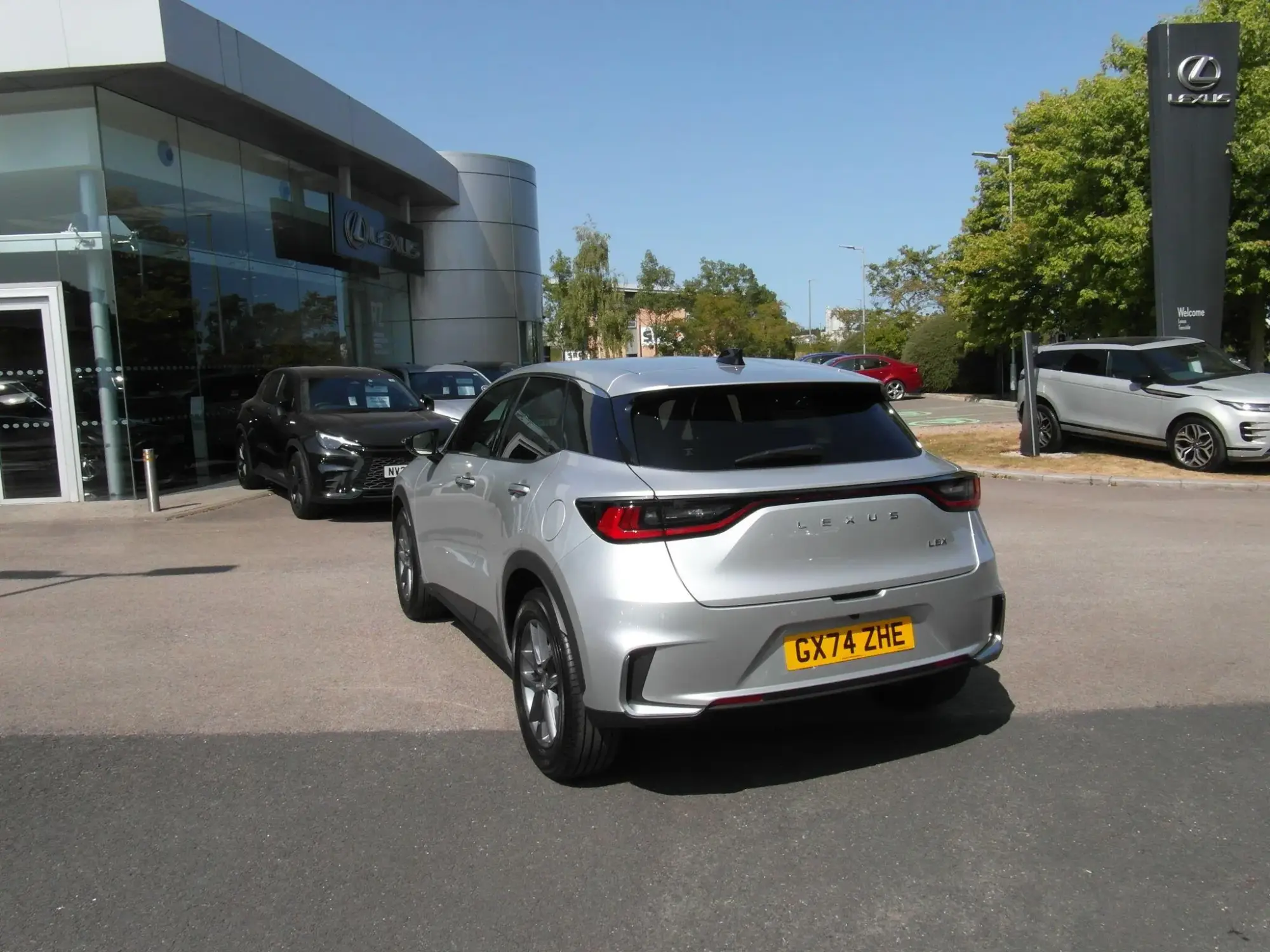 Lexus LBX 1.5 VVT-iE Premium E-CVT Euro 6 (s/s) 5dr GX74ZHE Image 3