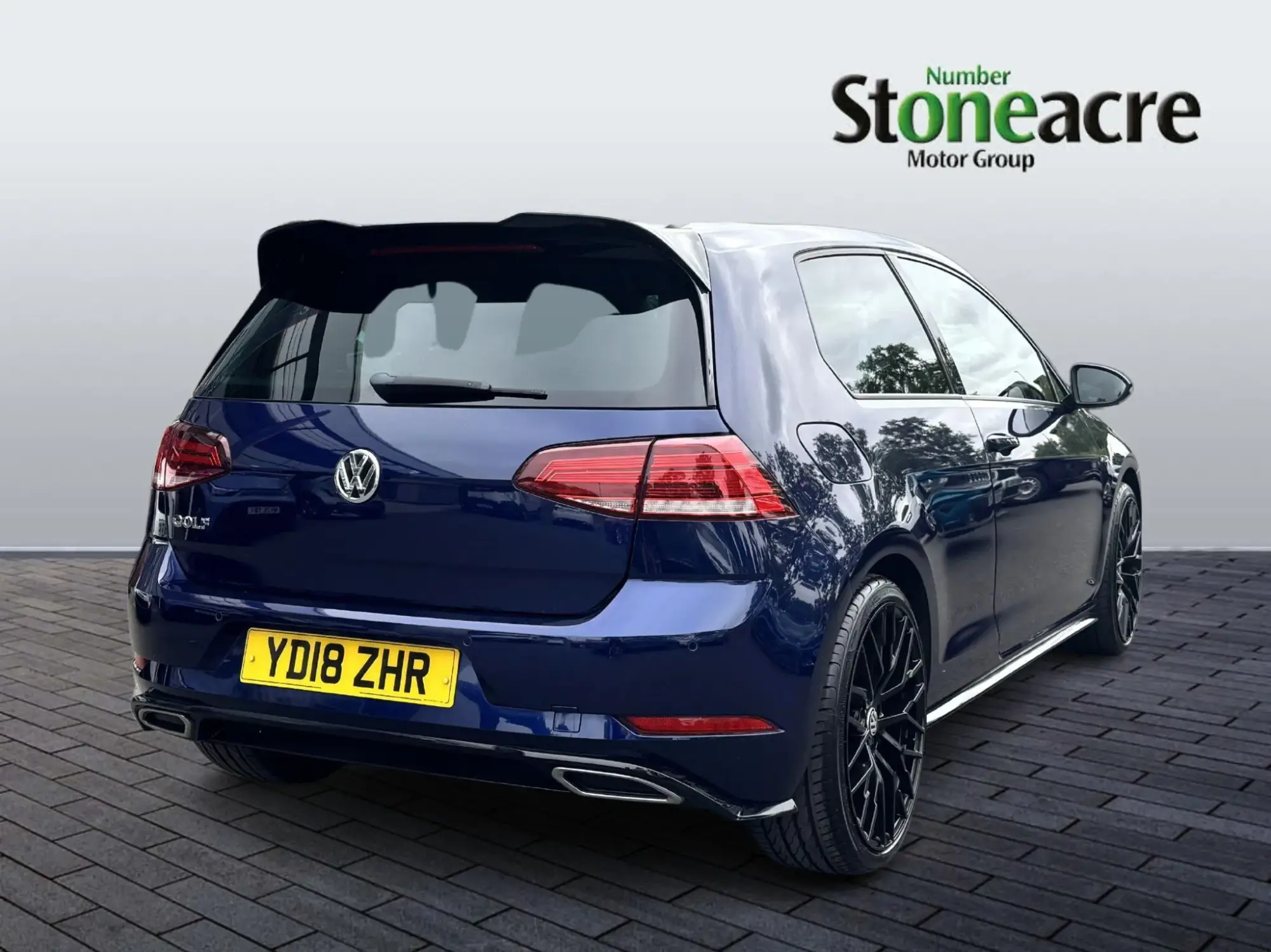 Volkswagen Golf 1.5 TSI EVO R-Line Euro 6 (s/s) 3dr YD18ZHR Image 3