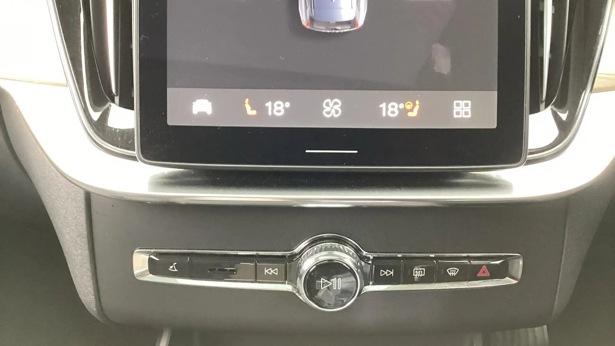 Volvo XC90 Plug-In Hybrid Image 18 Volvo XC90 Plug-In Hybrid Image 18