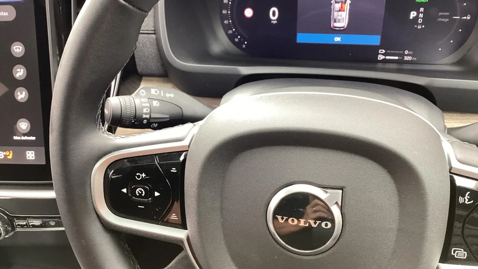 Volvo XC90 Plug-In Hybrid Image 32 Volvo XC90 Plug-In Hybrid Image 32
