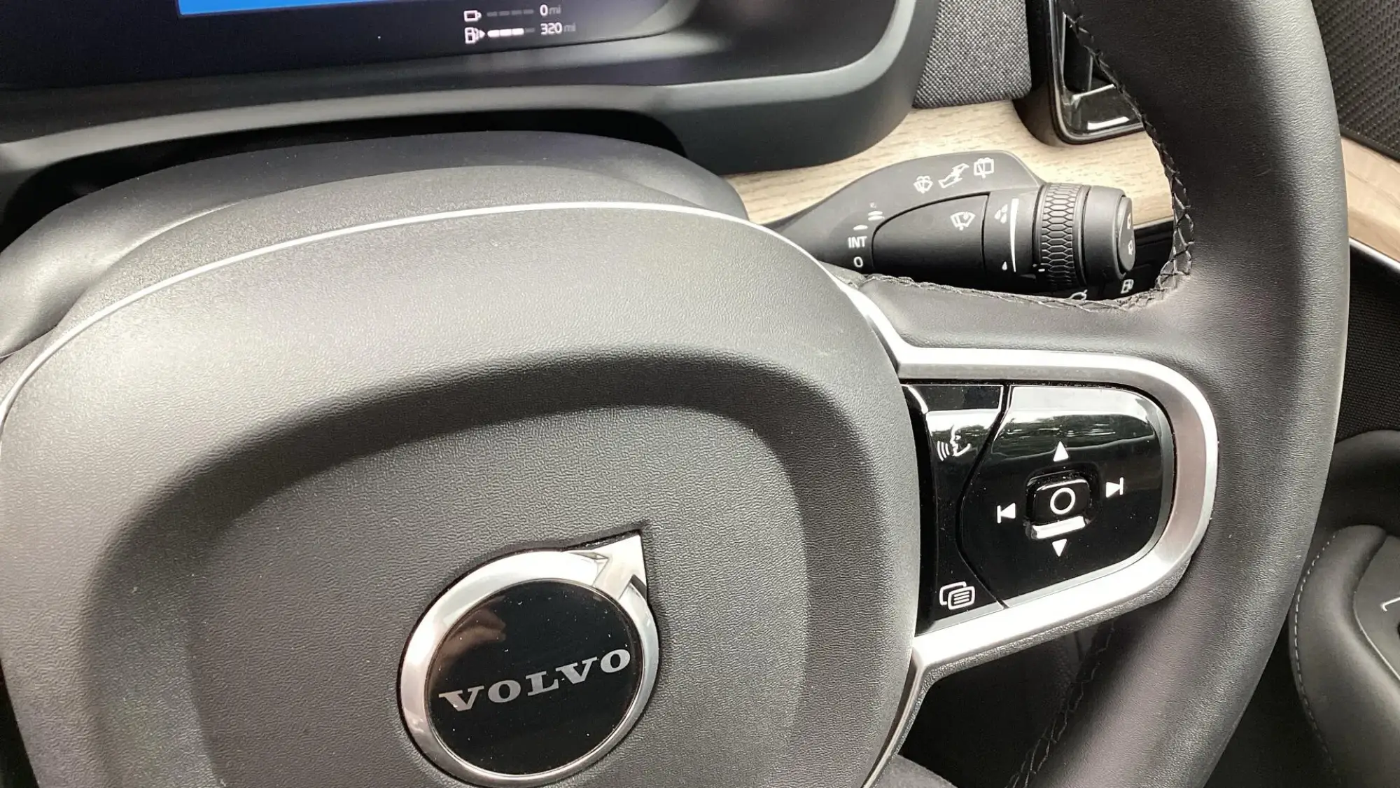 Volvo XC90 Plug-In Hybrid Image 33 Volvo XC90 Plug-In Hybrid Image 33