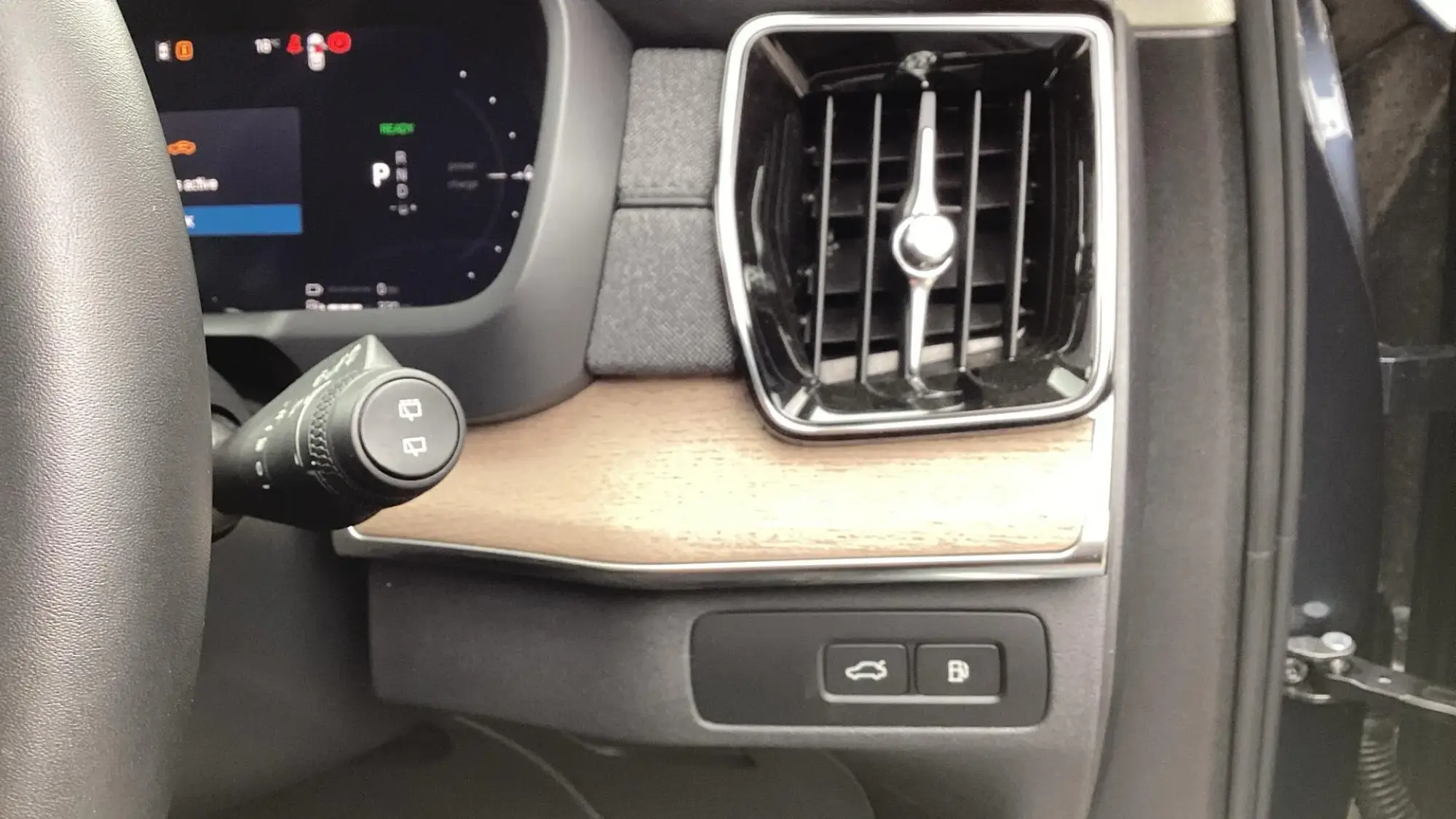 Volvo XC90 Plug-In Hybrid Image 35 Volvo XC90 Plug-In Hybrid Image 35