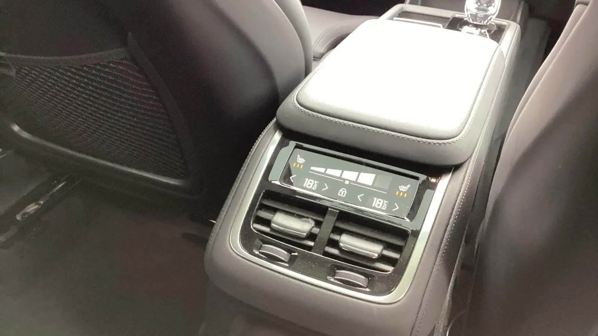 Volvo XC90 Plug-In Hybrid Image 39 Volvo XC90 Plug-In Hybrid Image 39