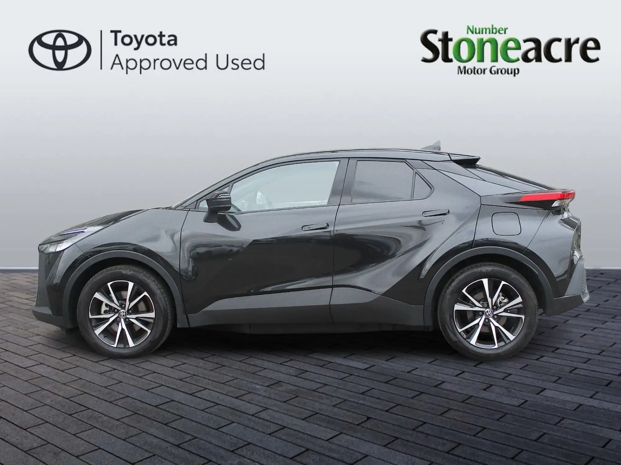 Toyota C-HR Plug-in Hybrid Image 6 Toyota C-HR Plug-in Hybrid Image 6
