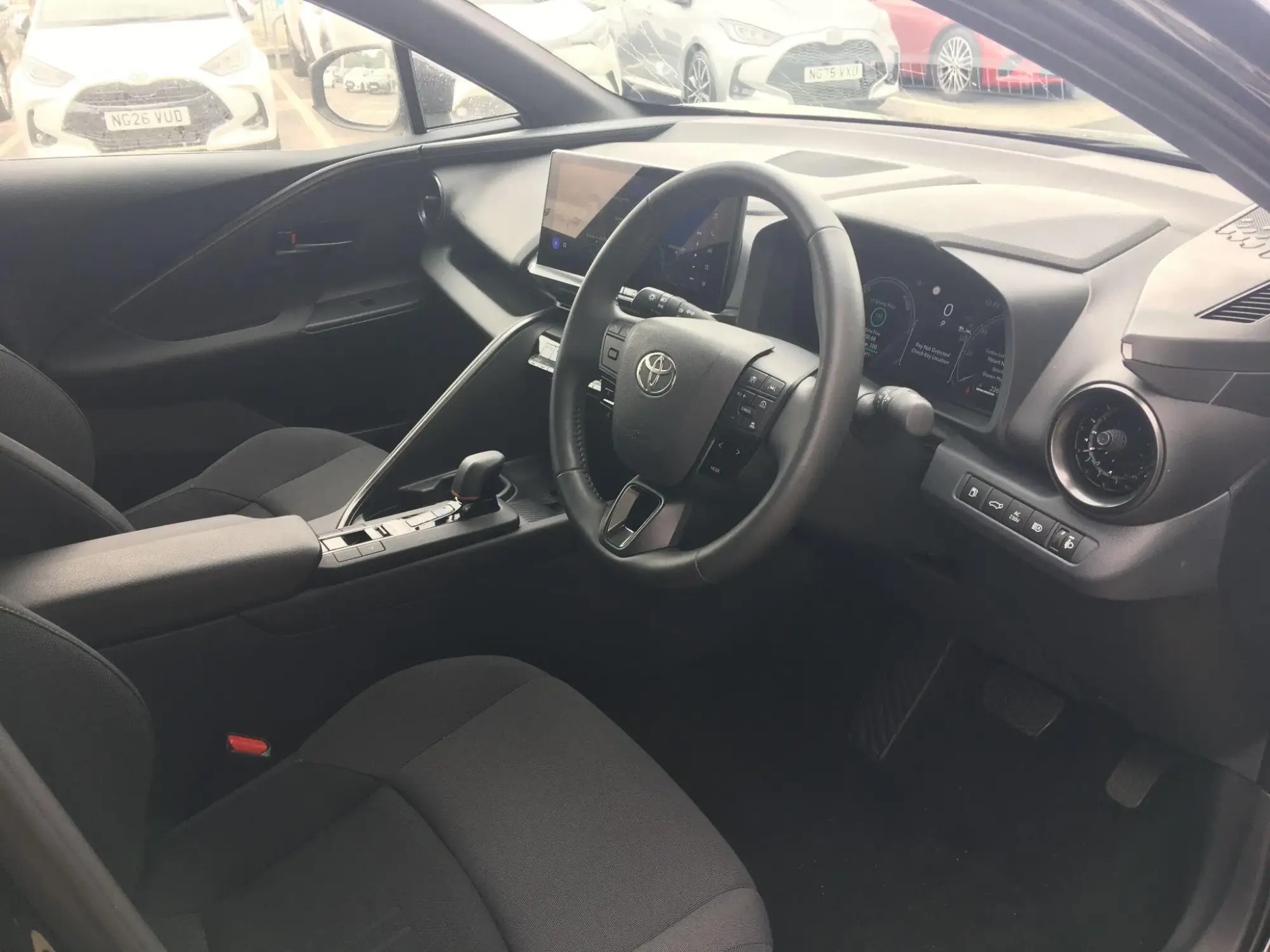 Toyota C-HR Plug-in Hybrid Image 11 Toyota C-HR Plug-in Hybrid Image 11