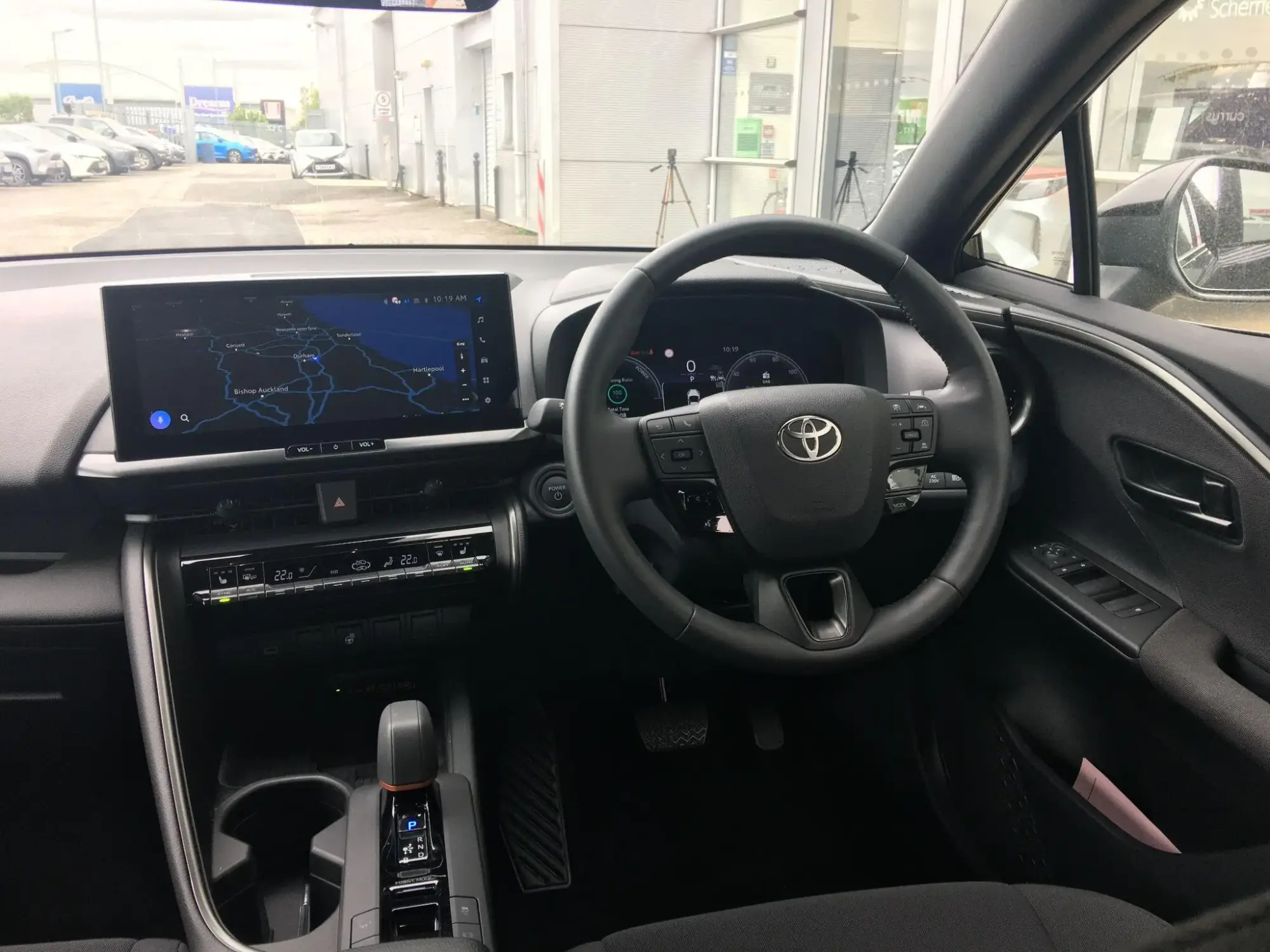 Toyota C-HR Plug-in Hybrid Image 12 Toyota C-HR Plug-in Hybrid Image 12