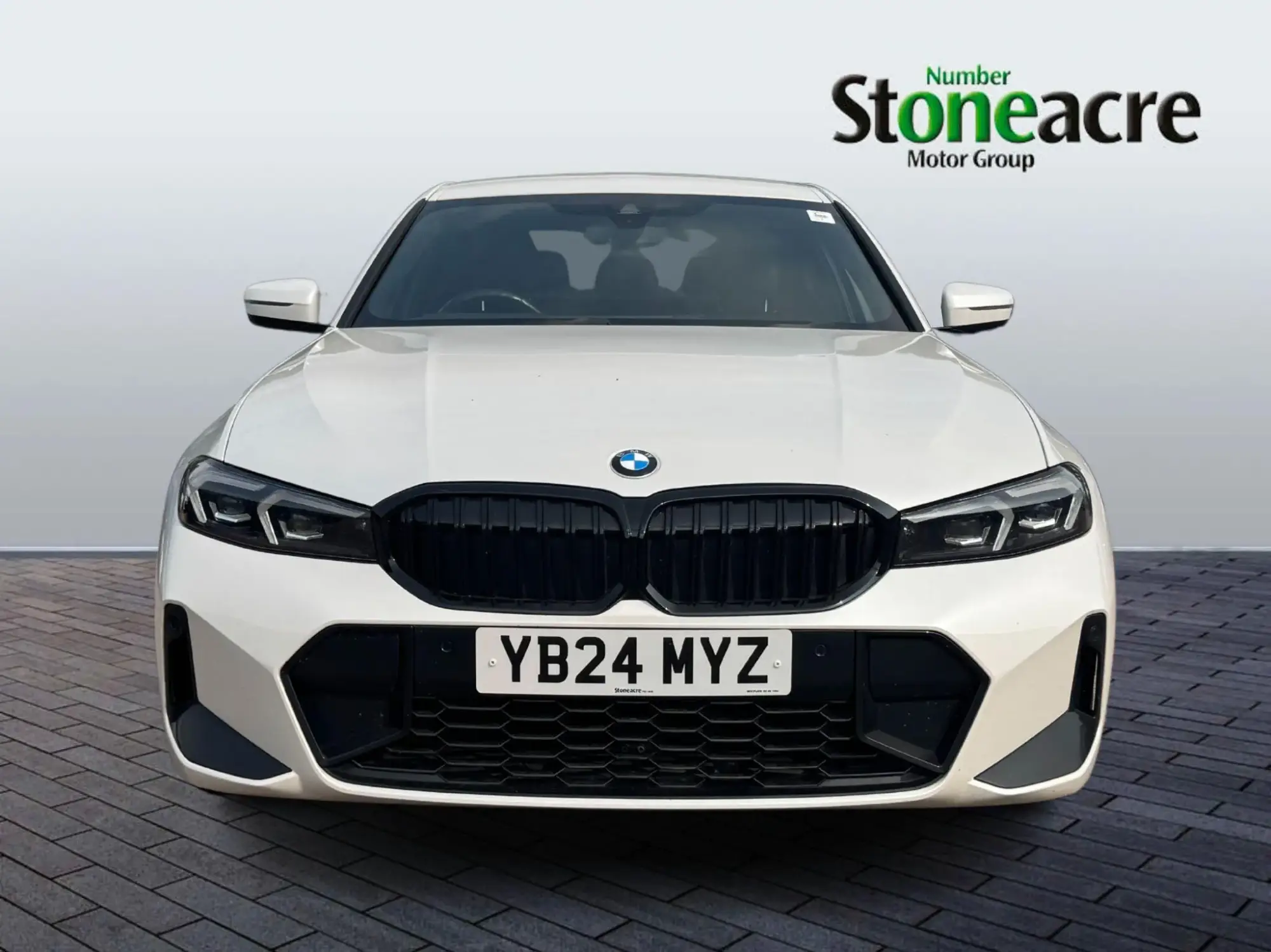 BMW 3 Series 2.0 320i M Sport Auto Euro 6 (s/s) 4dr YB24MYZ Image 2