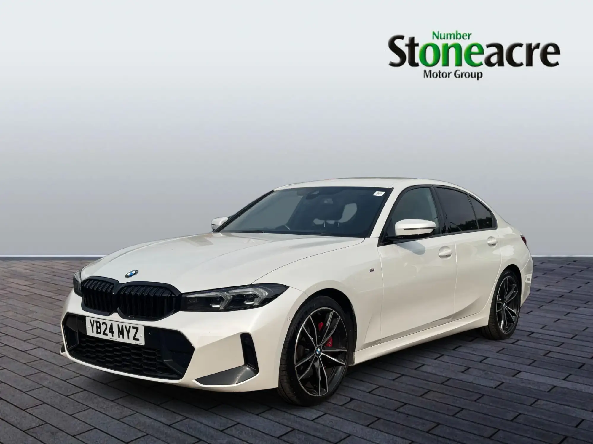BMW 3 Series 2.0 320i M Sport Auto Euro 6 (s/s) 4dr YB24MYZ Image 3