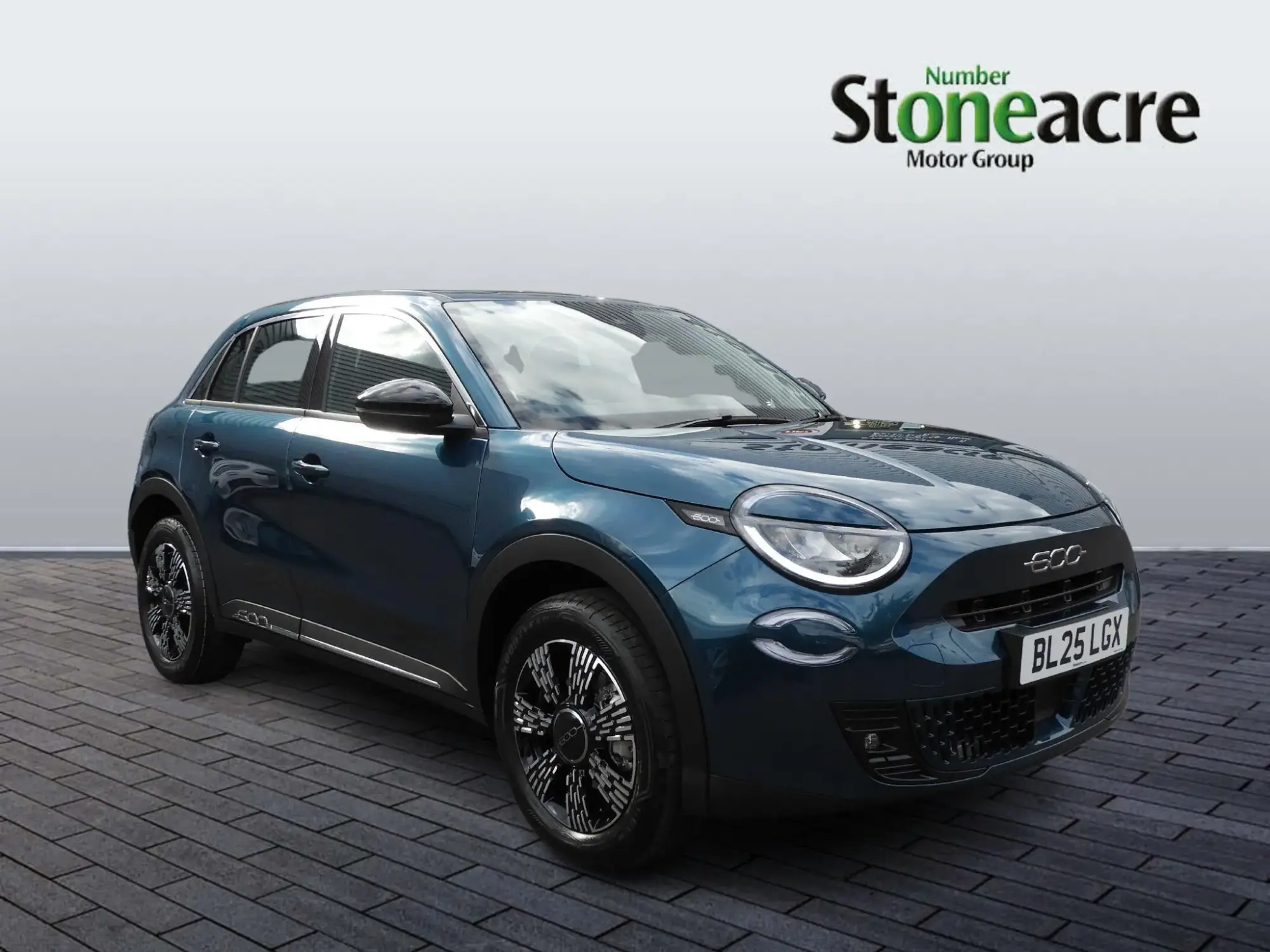 Fiat 600 1.2 MHEV e-DCT Euro 6 (s/s) 5dr BG25ZVM Image 1