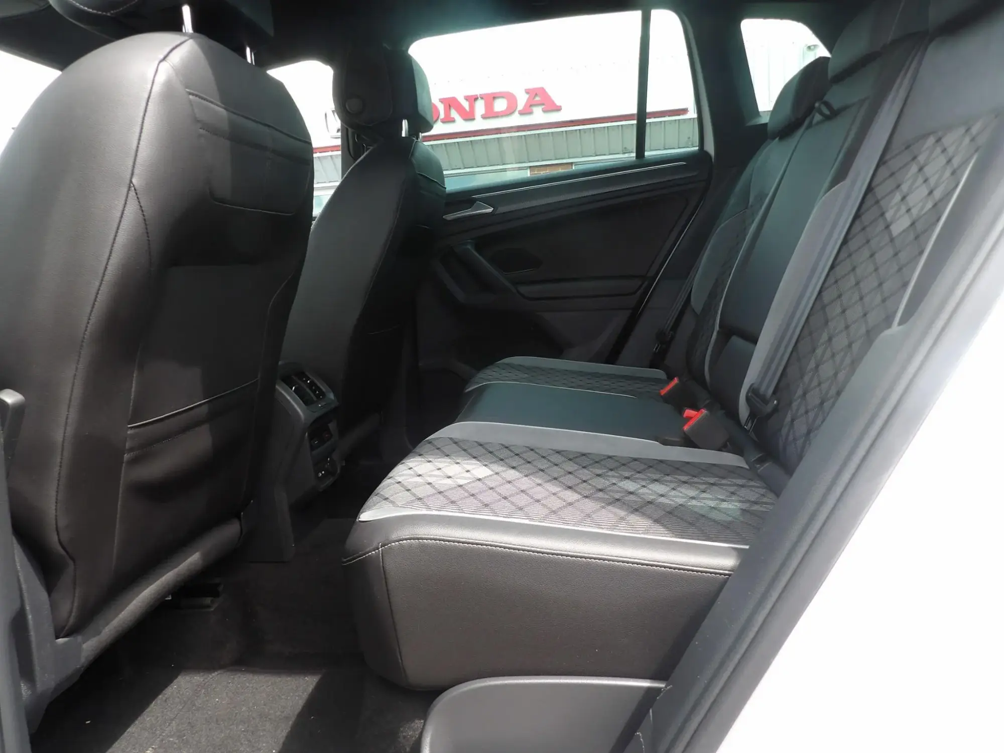 Volkswagen Tiguan Image 14 Volkswagen Tiguan Image 14