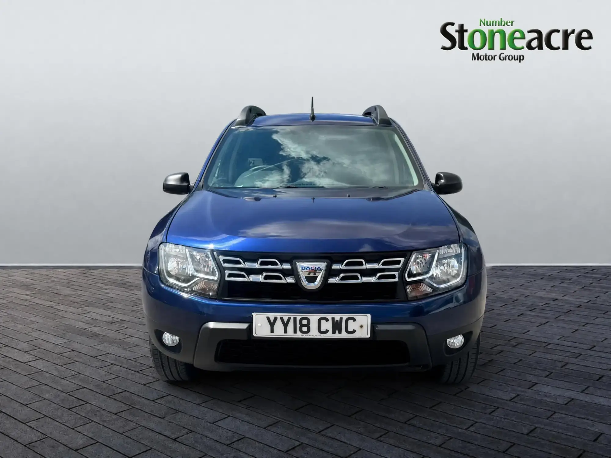 Dacia Duster 1.6 SCe Air 4WD Euro 6 (s/s) 5dr YY18CWC Image 2
