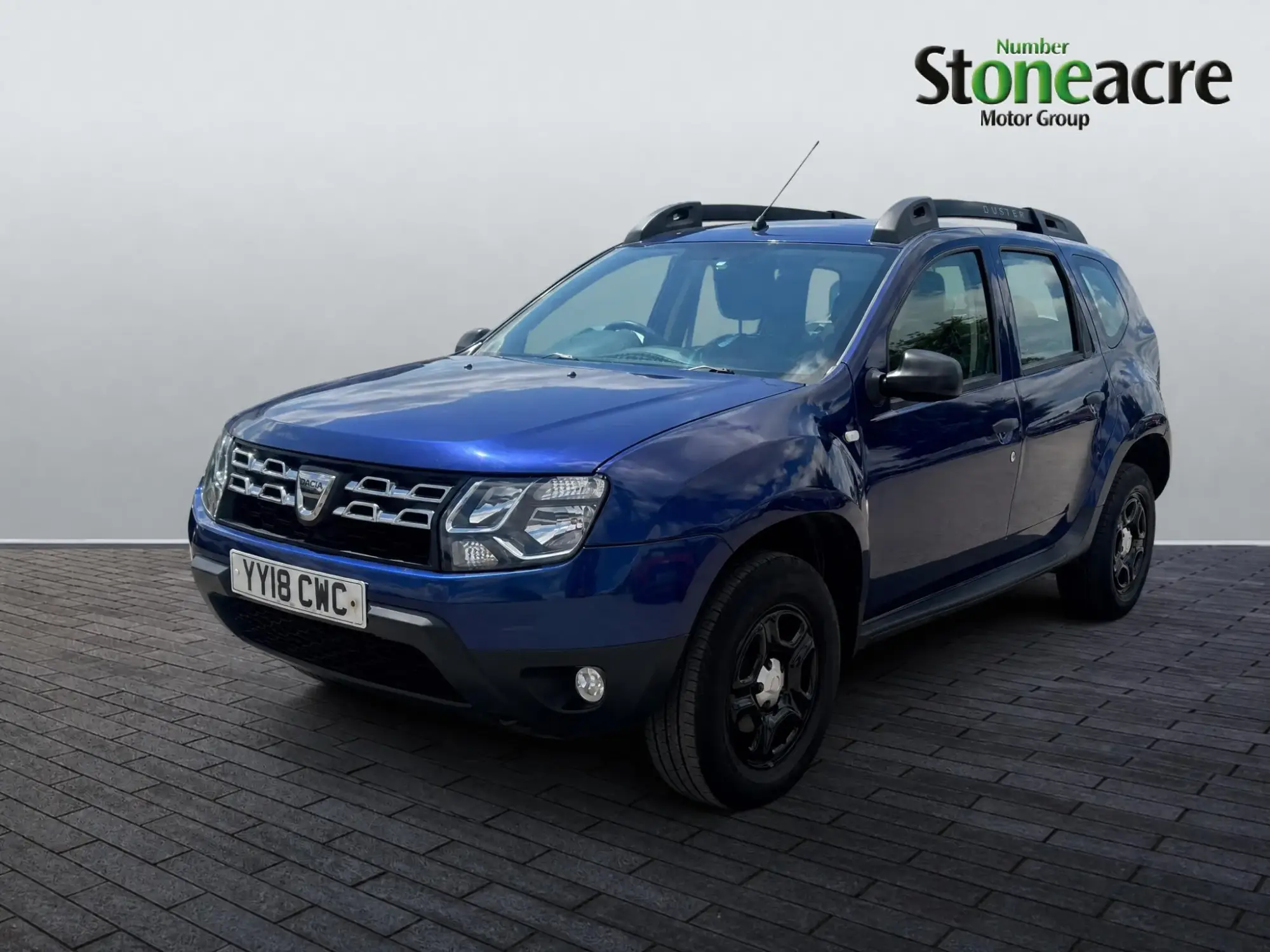 Dacia Duster 1.6 SCe Air 4WD Euro 6 (s/s) 5dr YY18CWC Image 3