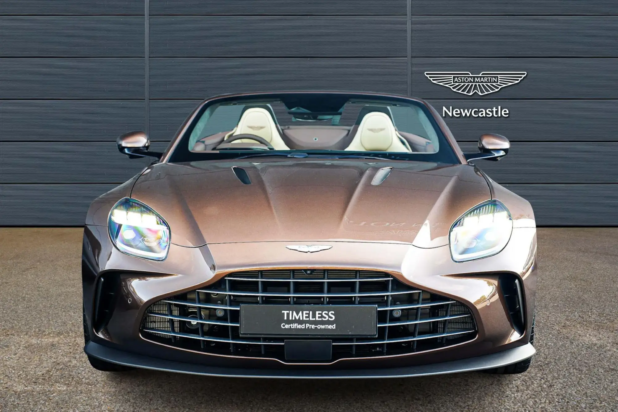 Aston Martin Vantage Roadster Image 2 Aston Martin Vantage Roadster Image 2