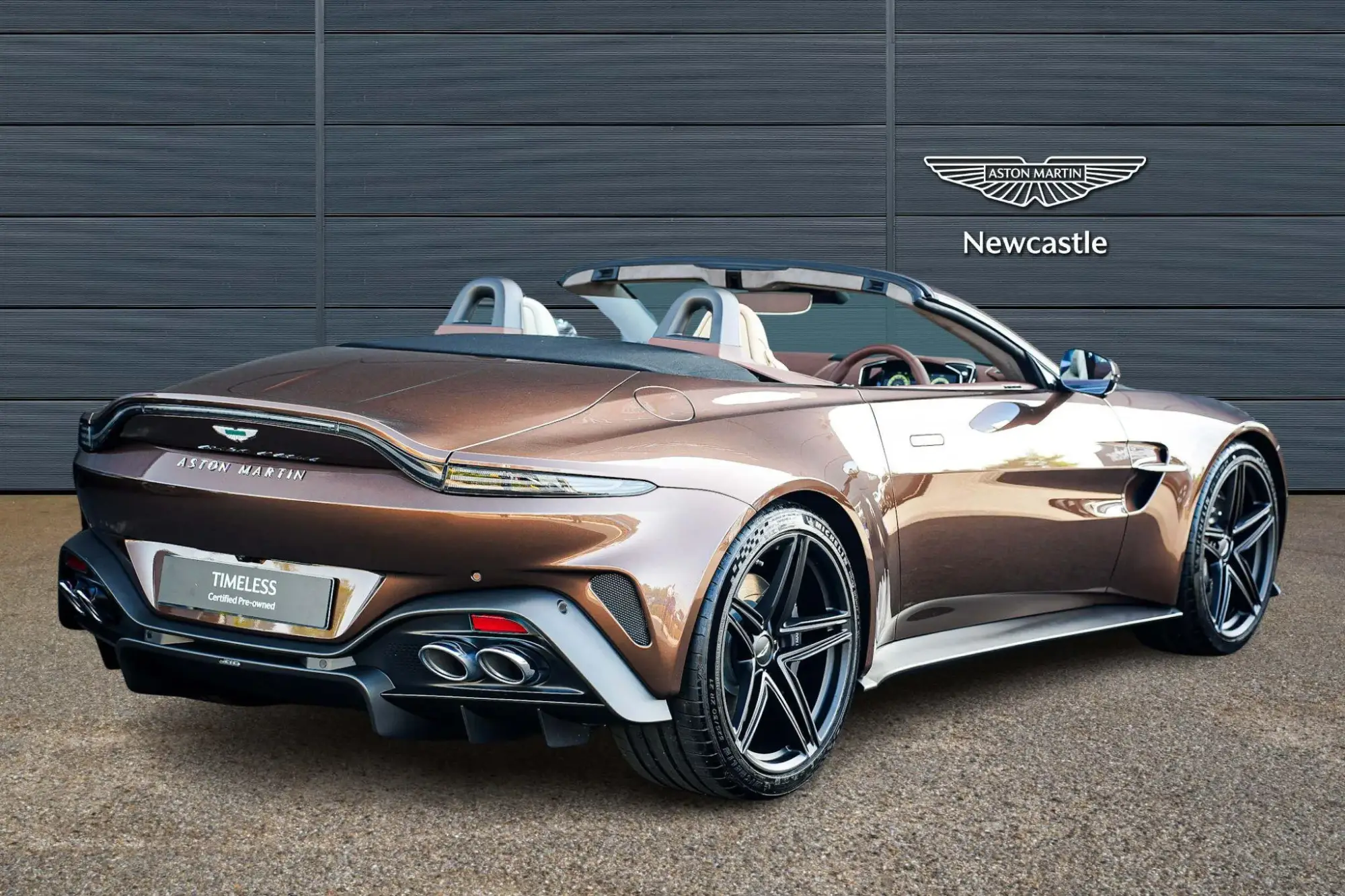 Aston Martin Vantage Roadster Image 6 Aston Martin Vantage Roadster Image 6