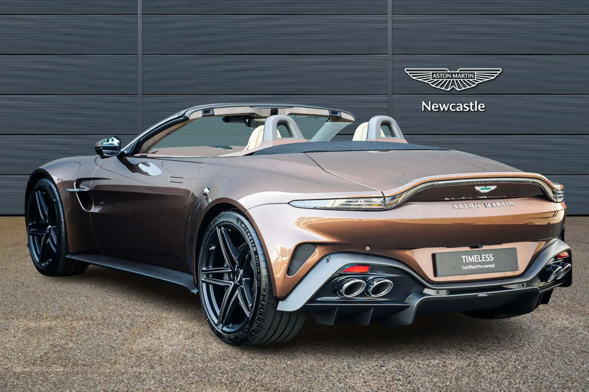 Aston Martin Vantage Roadster Image 8 Aston Martin Vantage Roadster Image 8