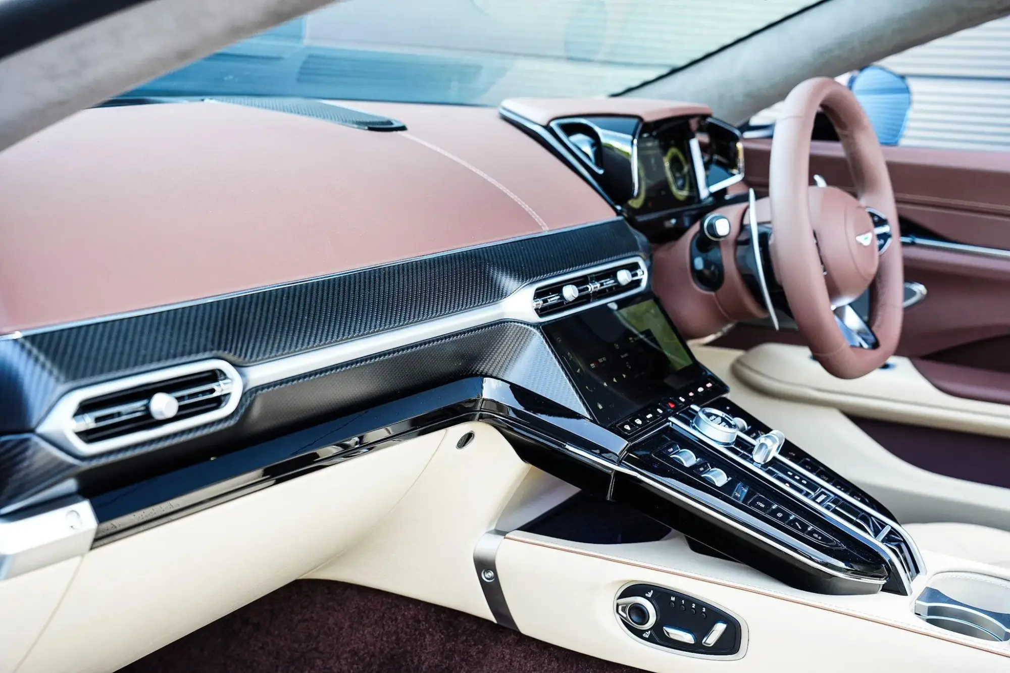 Aston Martin Vantage Roadster Image 11 Aston Martin Vantage Roadster Image 11