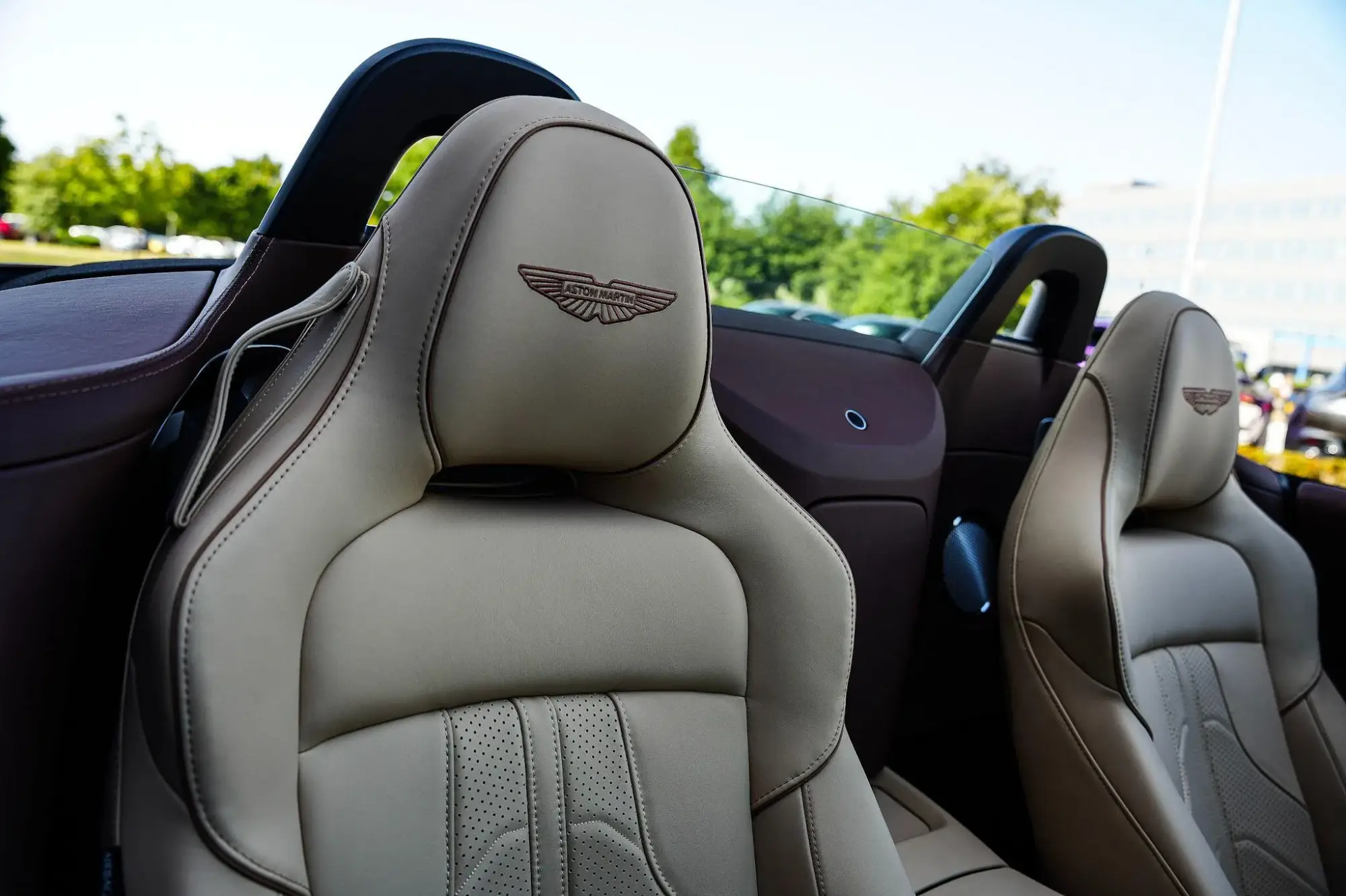 Aston Martin Vantage Roadster Image 13 Aston Martin Vantage Roadster Image 13