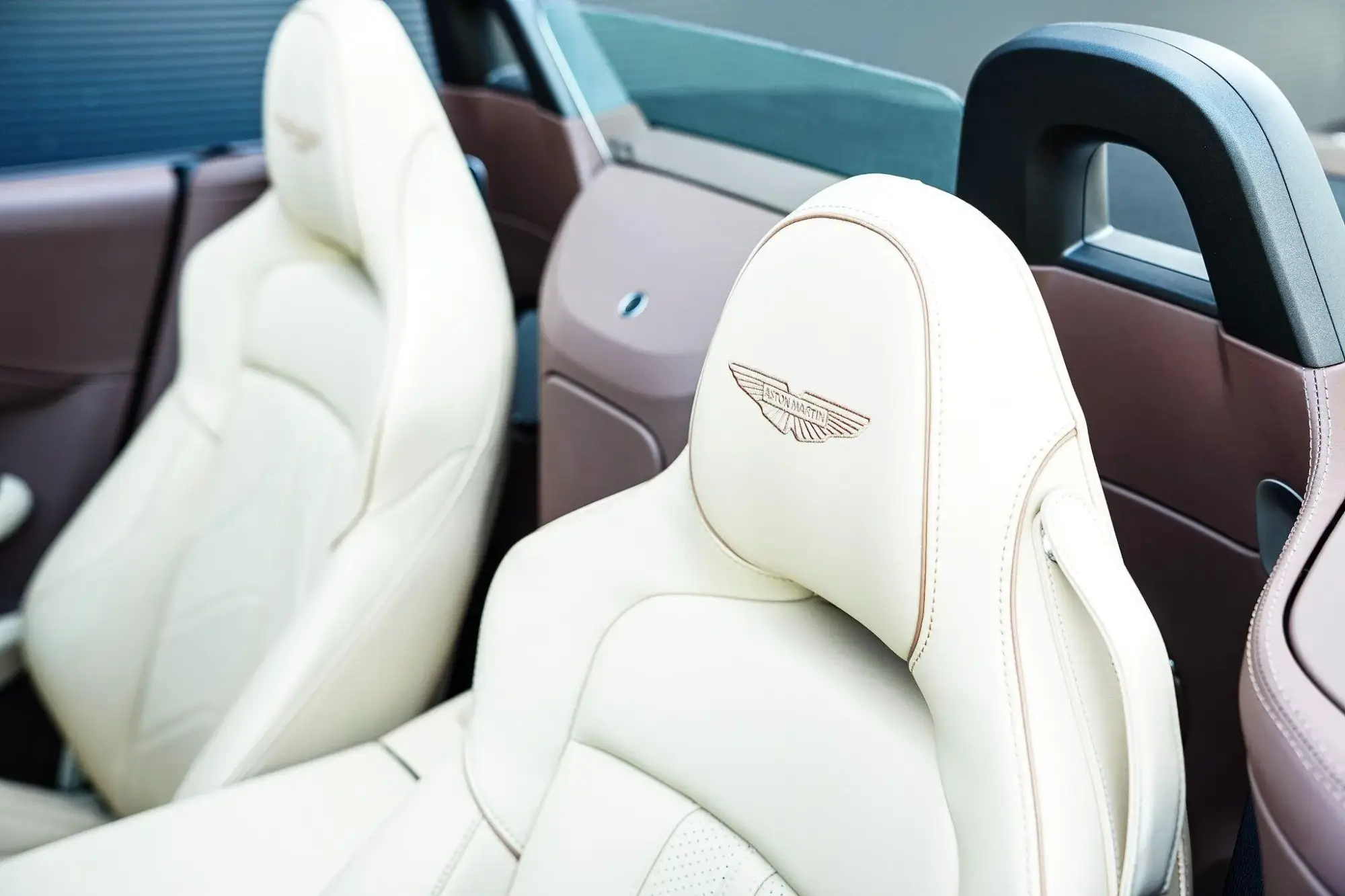 Aston Martin Vantage Roadster Image 14 Aston Martin Vantage Roadster Image 14