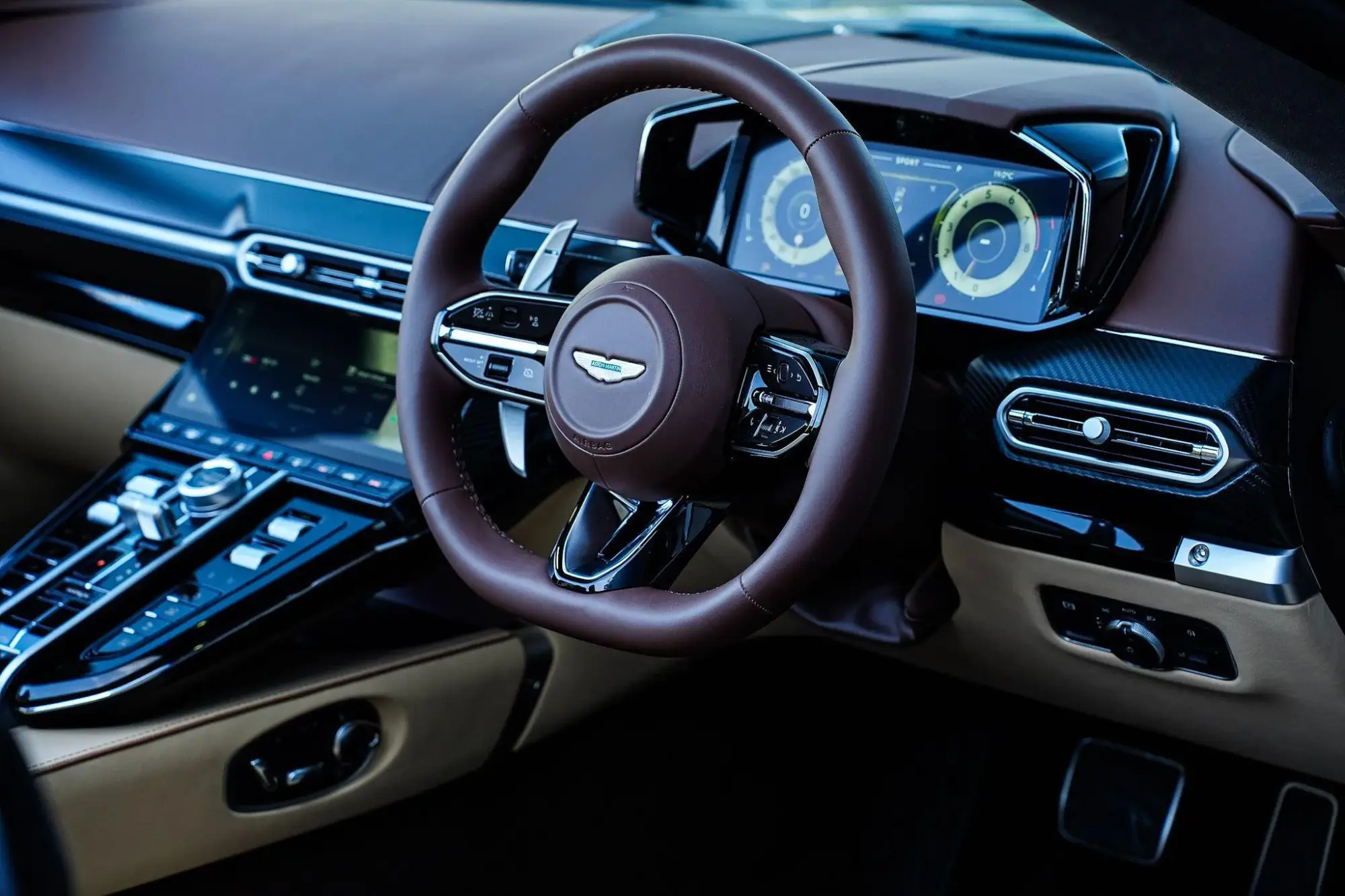 Aston Martin Vantage Roadster Image 24 Aston Martin Vantage Roadster Image 24