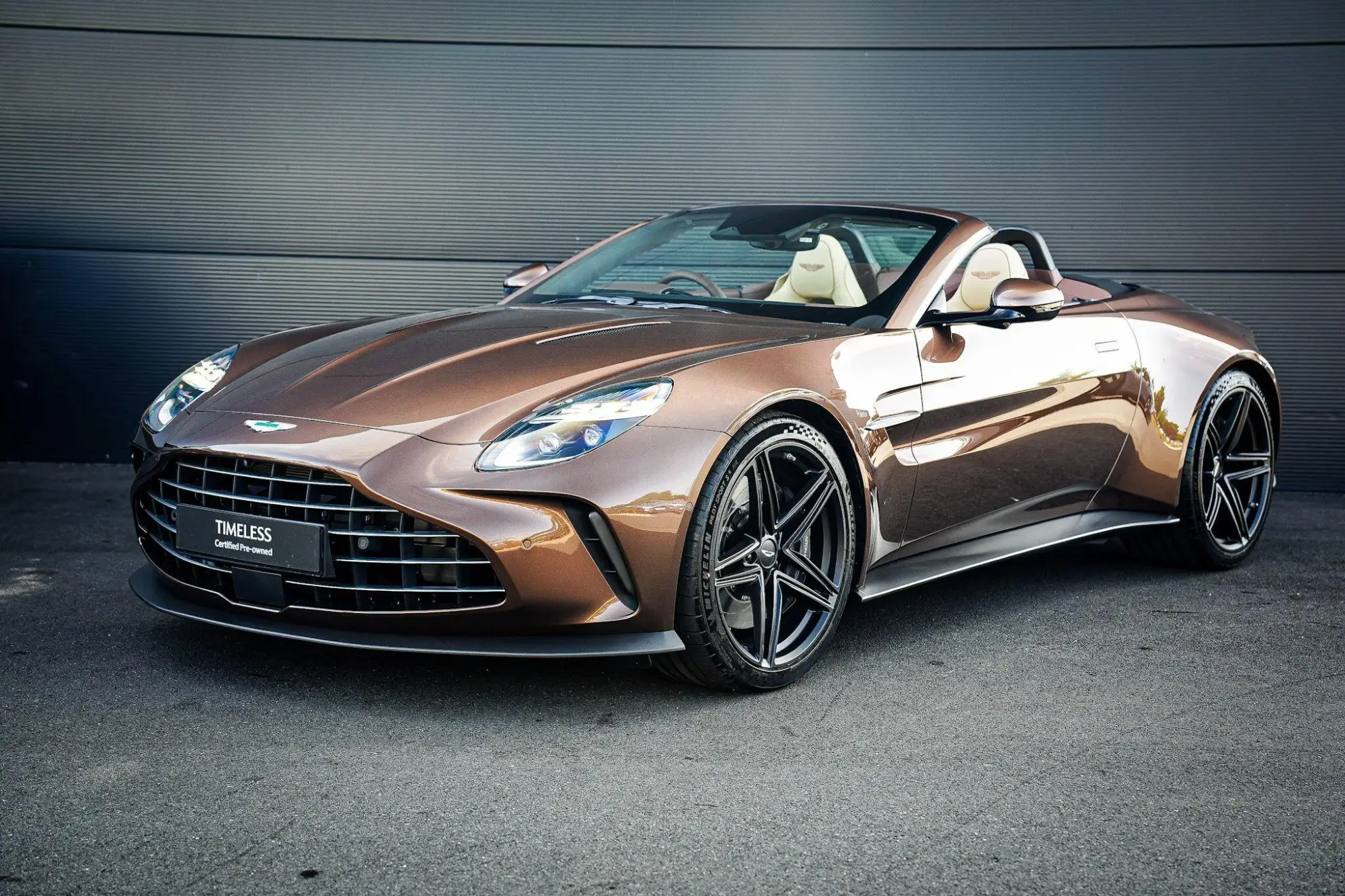 Aston Martin Vantage Roadster Image 28 Aston Martin Vantage Roadster Image 28