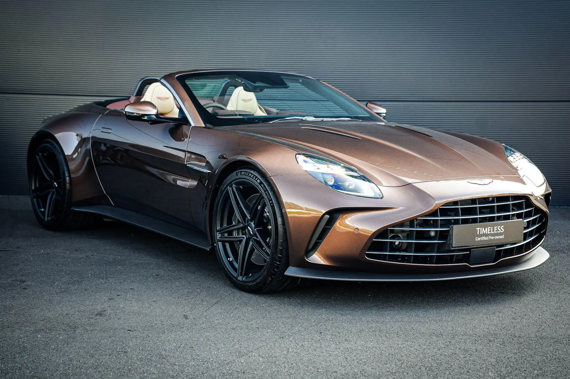 Aston Martin Vantage Roadster Image 30 Aston Martin Vantage Roadster Image 30