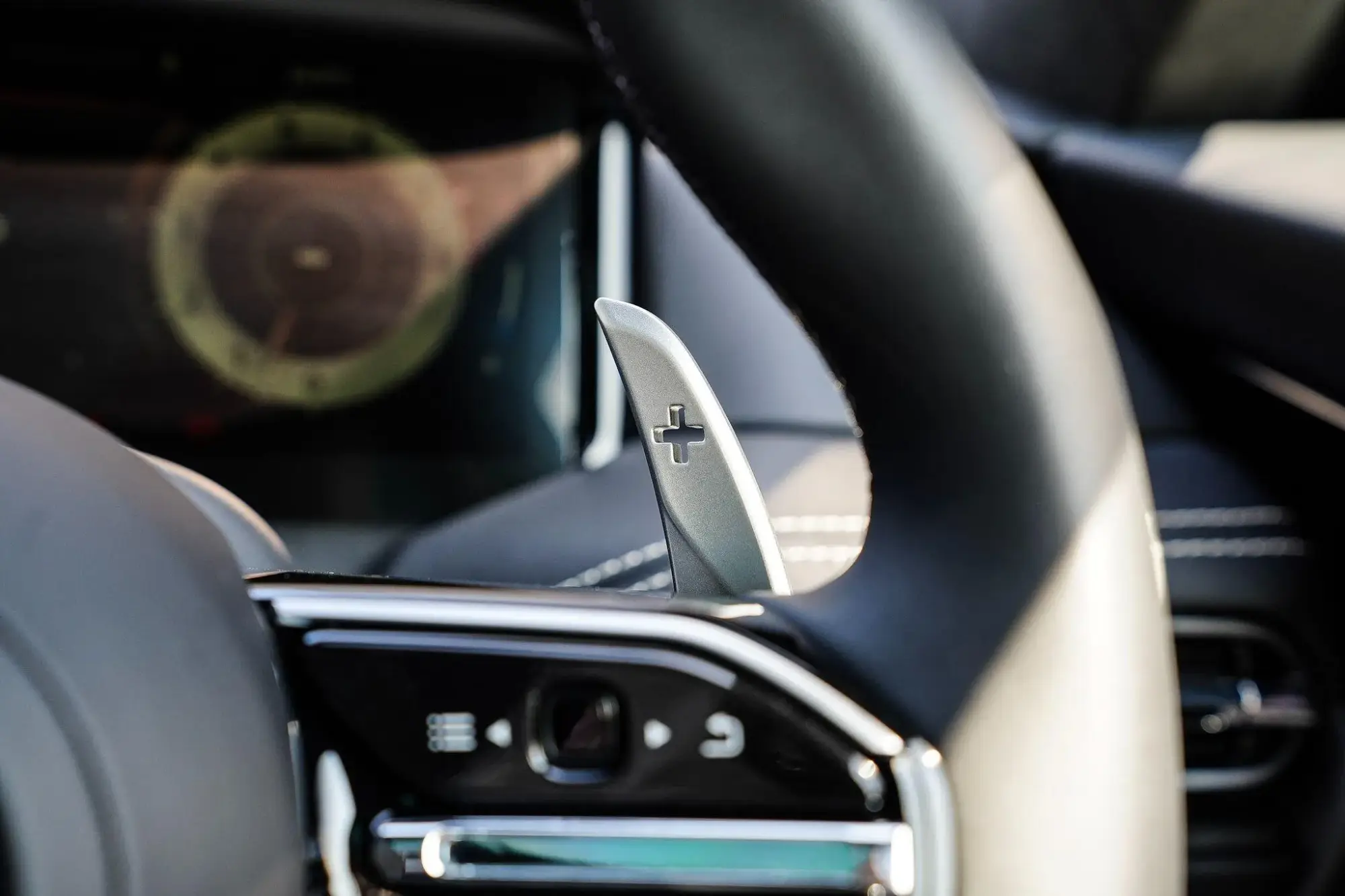 Aston Martin DB12 Image 21