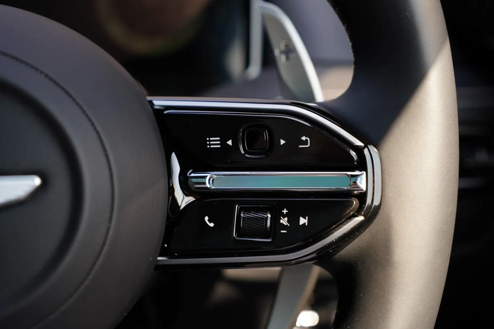 Aston Martin DB12 Image 11