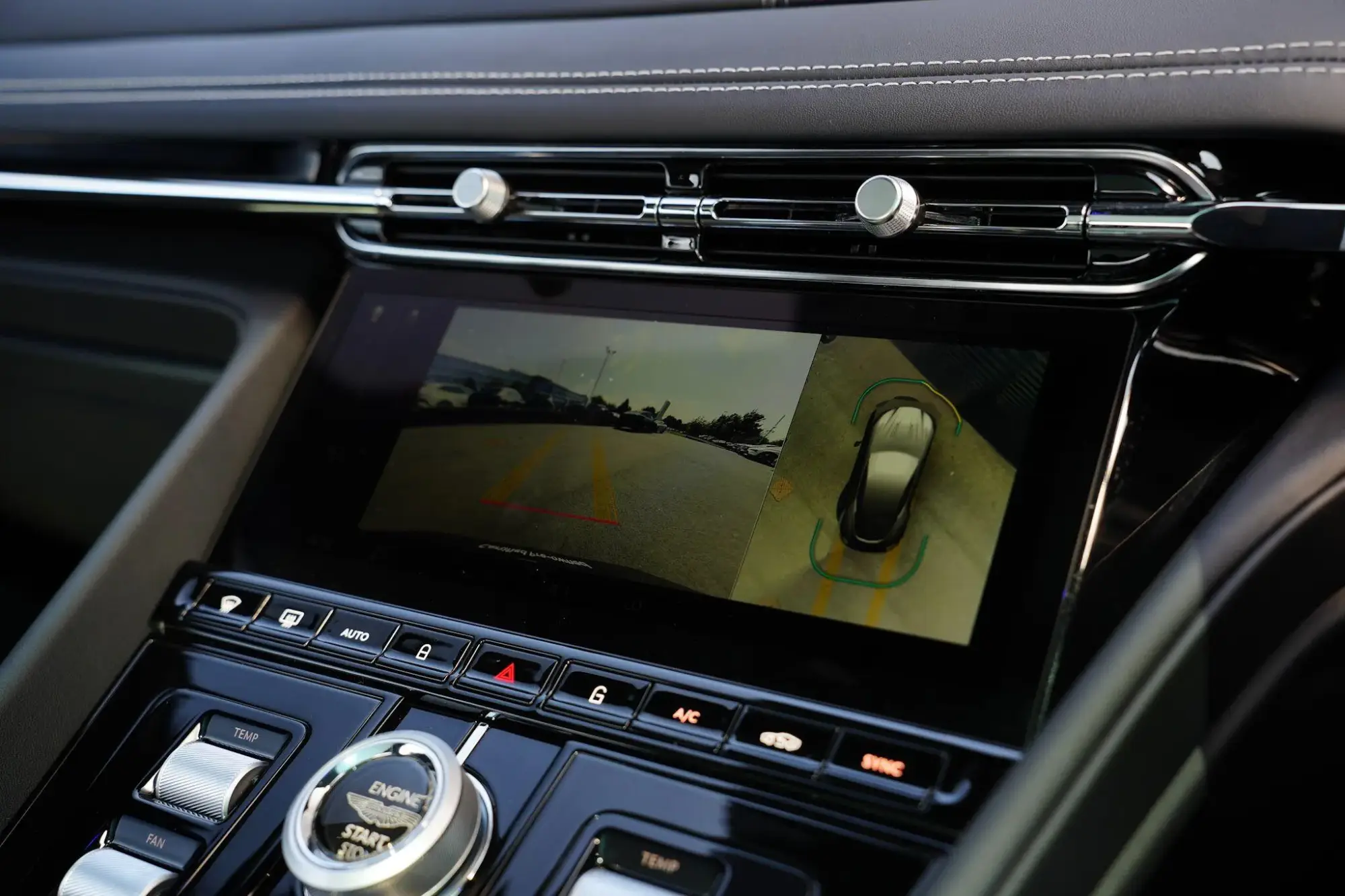 Aston Martin DB12 Image 19