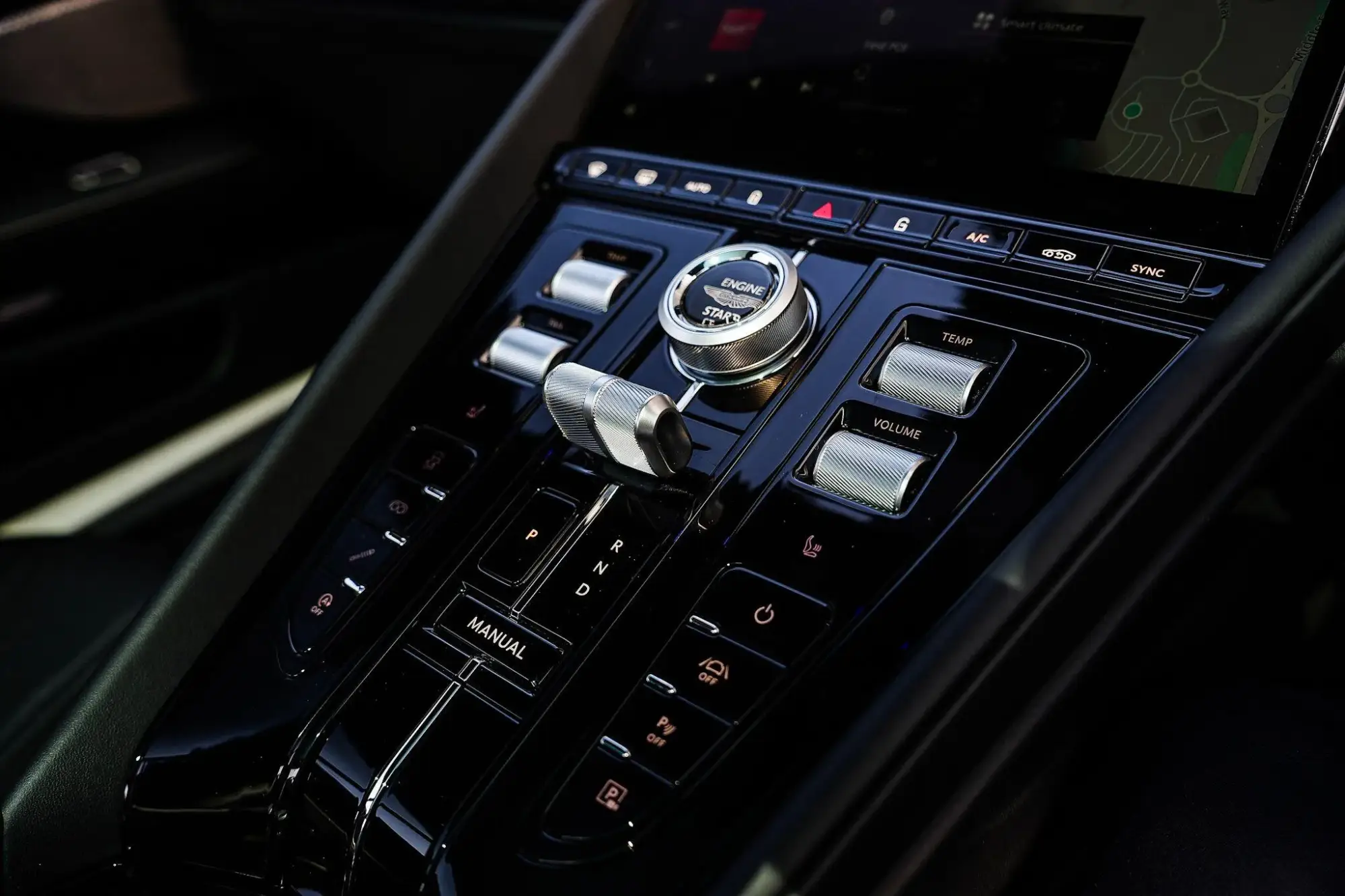 Aston Martin DB12 Image 13