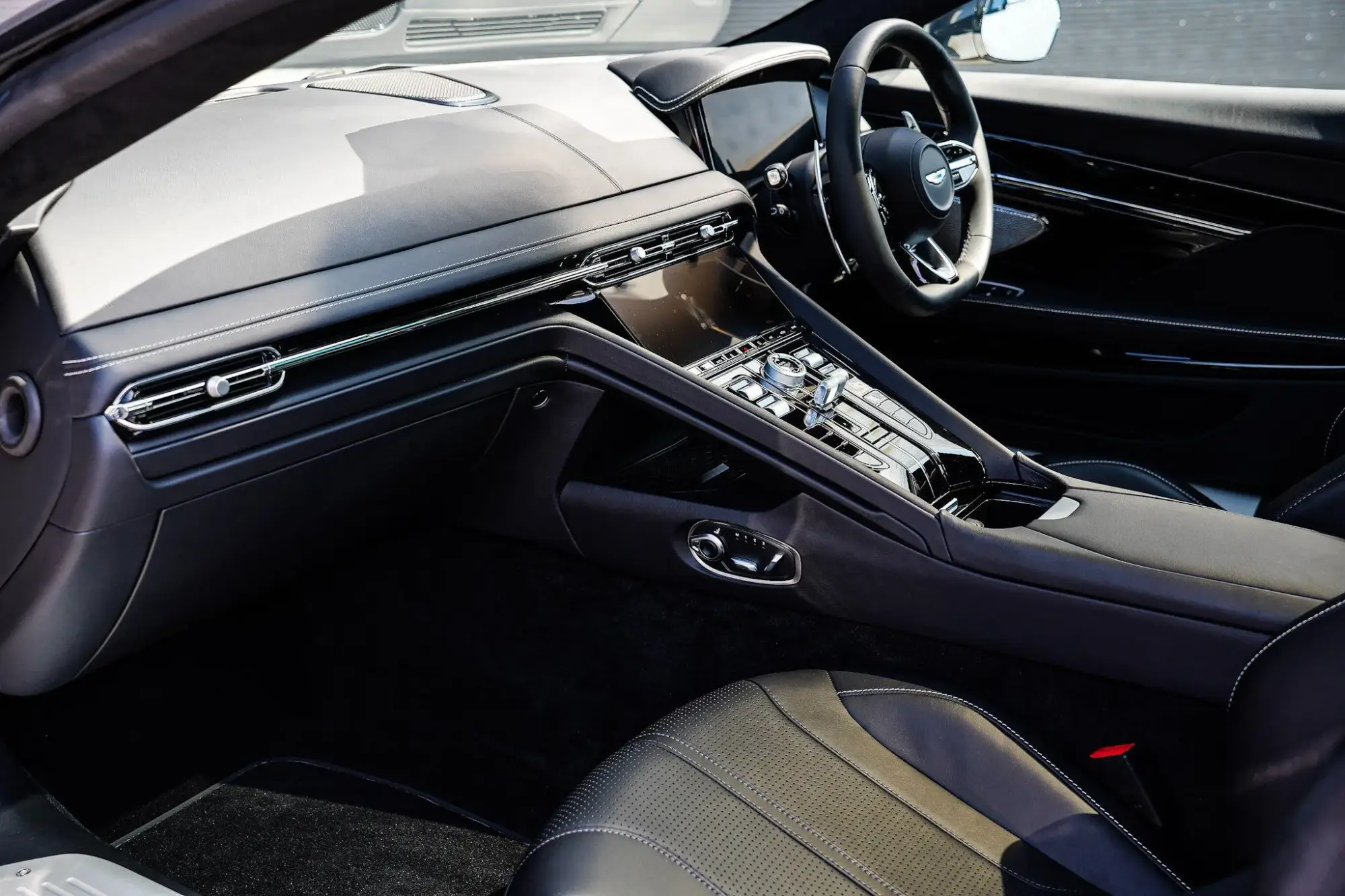 Aston Martin DB12 Image 9