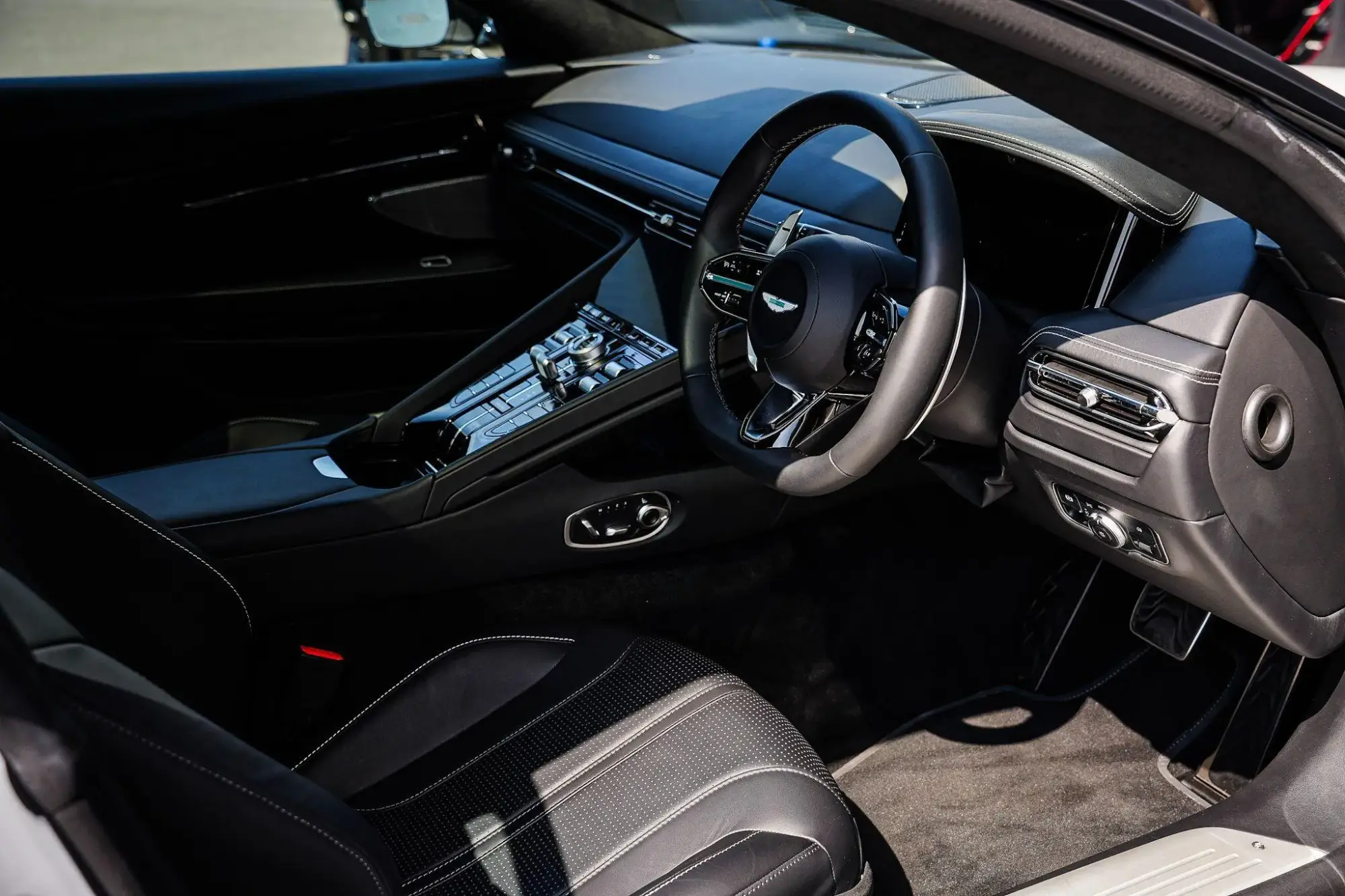 Aston Martin DB12 Image 29
