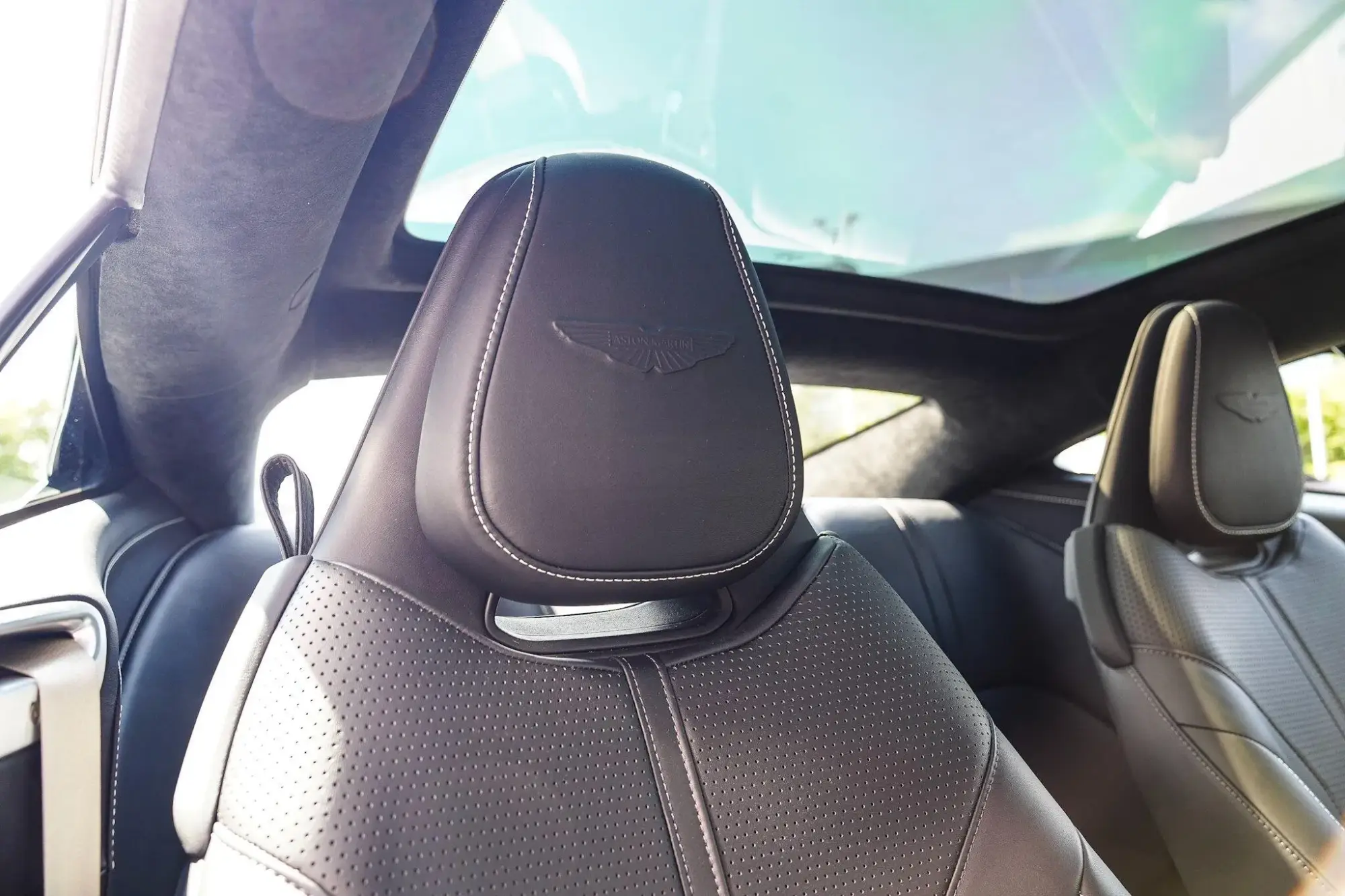Aston Martin DB12 Image 25