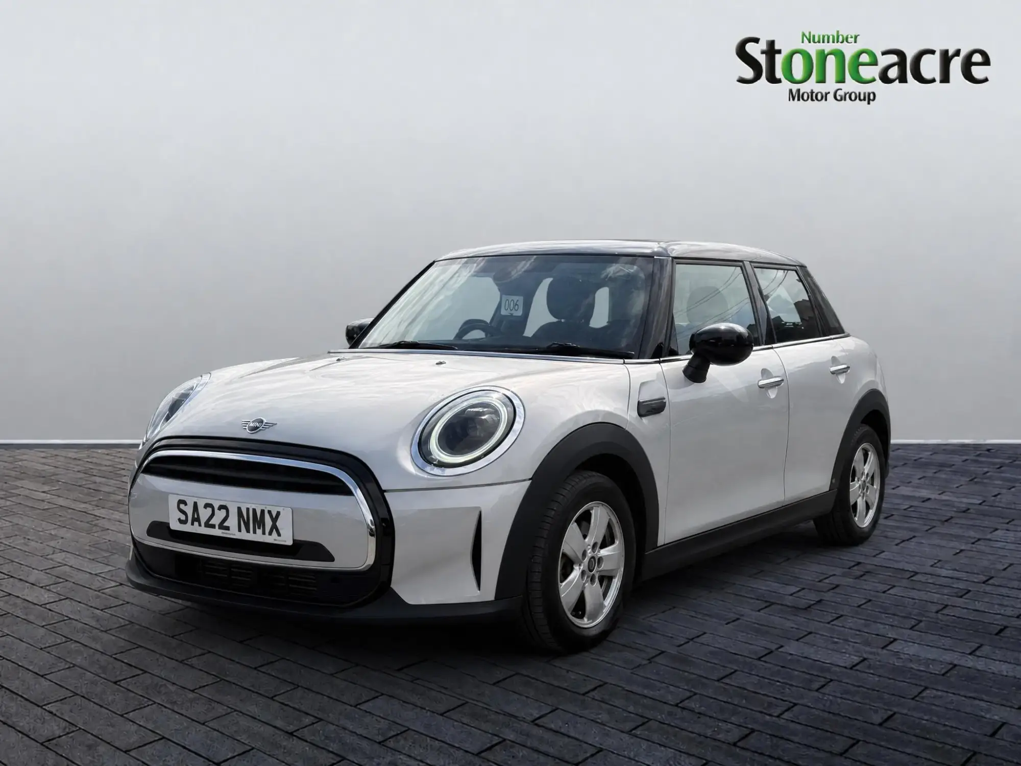 MINI Hatch 1.5 Cooper Classic Steptronic Euro 6 (s/s) 5dr SA22NMX Image 3