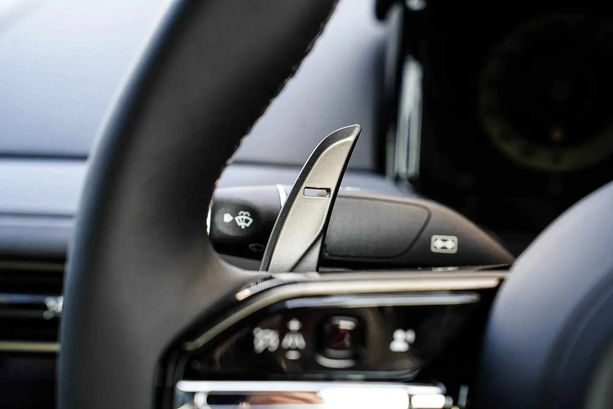 Aston Martin DB12 Image 14