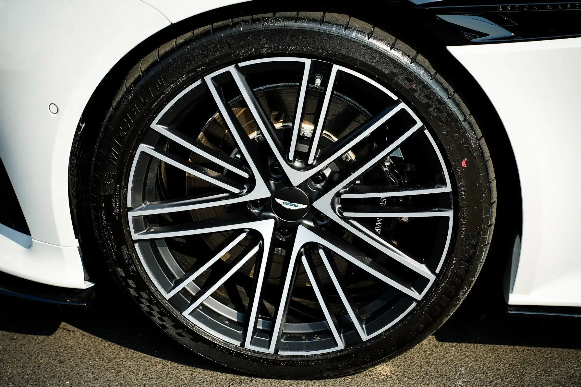 Aston Martin DB12 Image 17