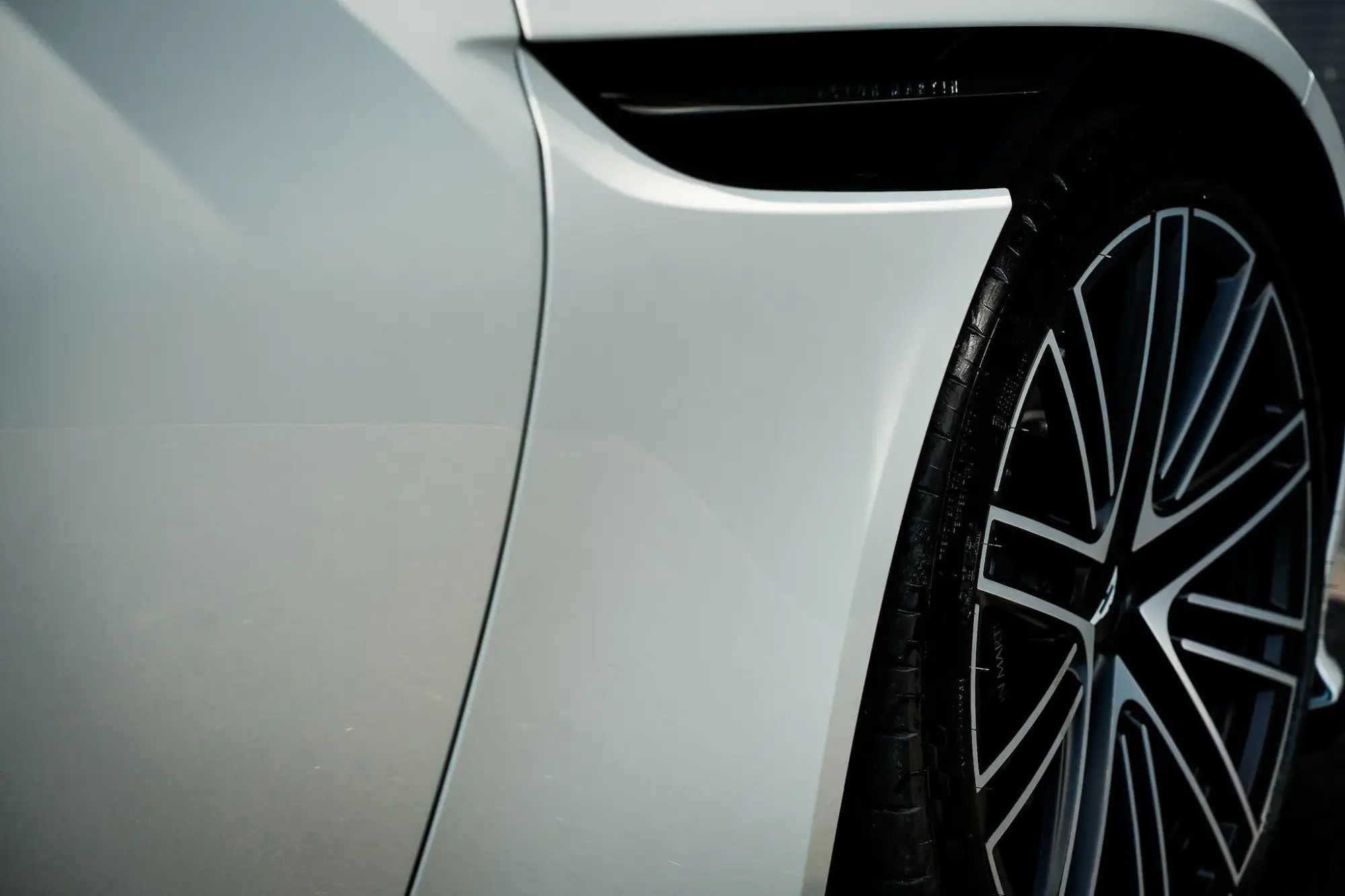 Aston Martin DB12 Image 18