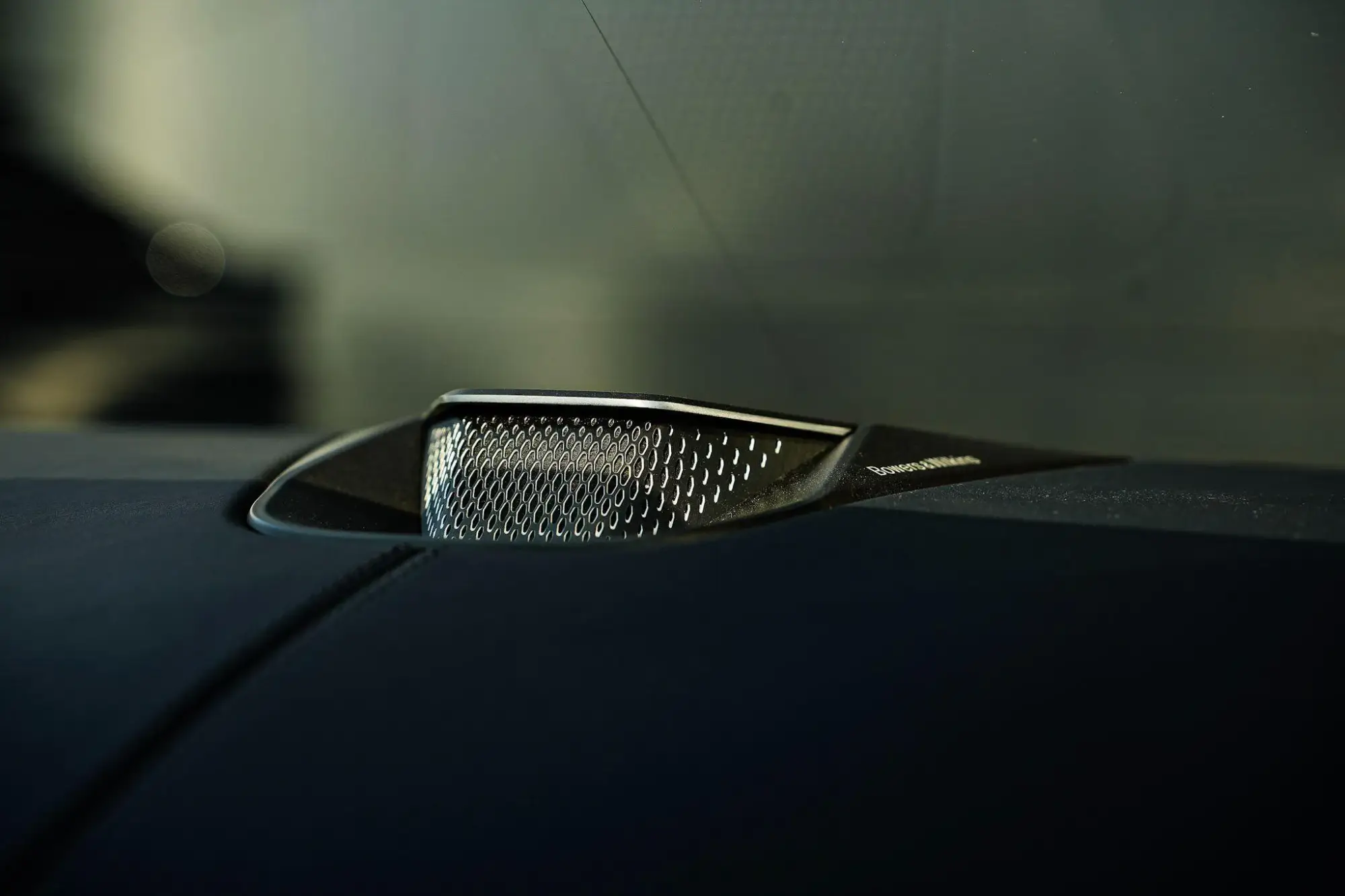 Aston Martin DB12 Image 27