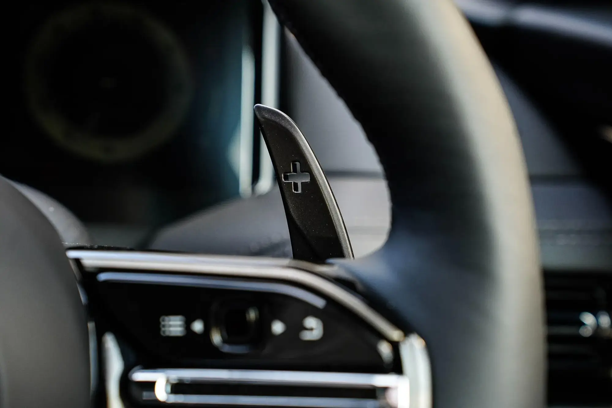 Aston Martin DB12 Image 28